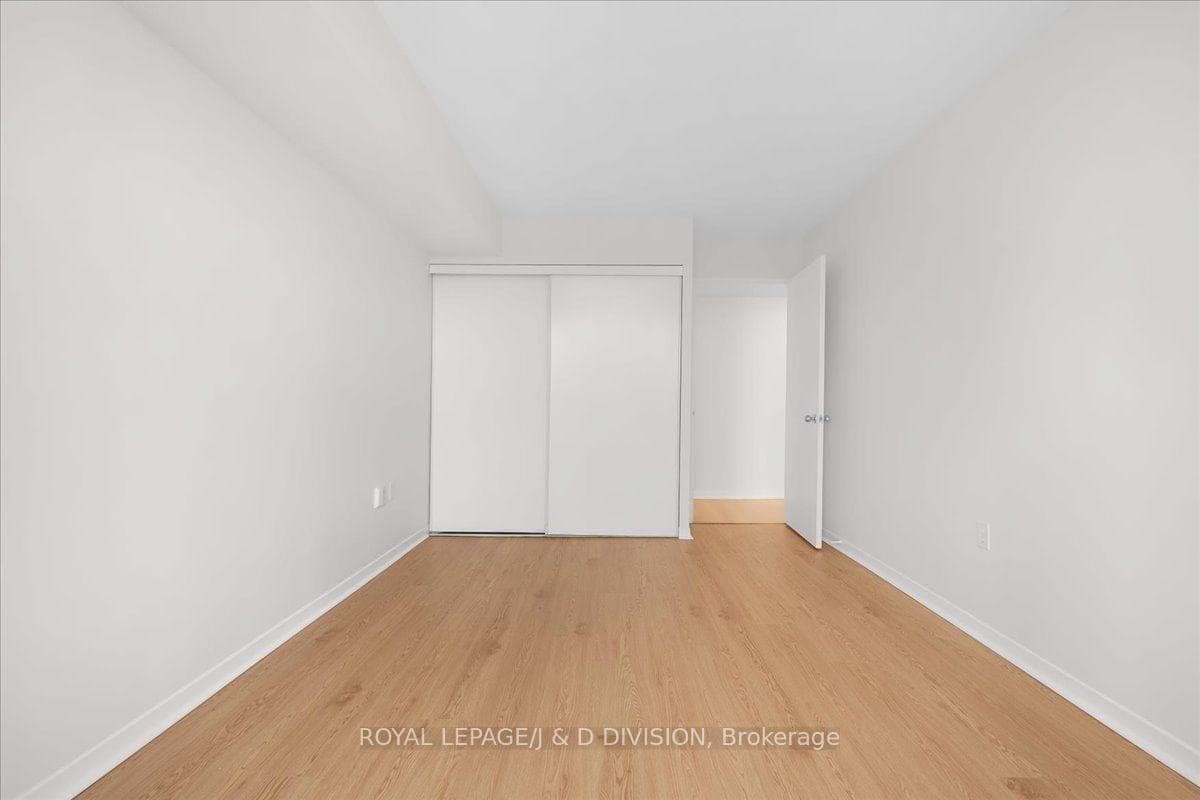 21 Overlea Boulevard Unit 1306 photo 20