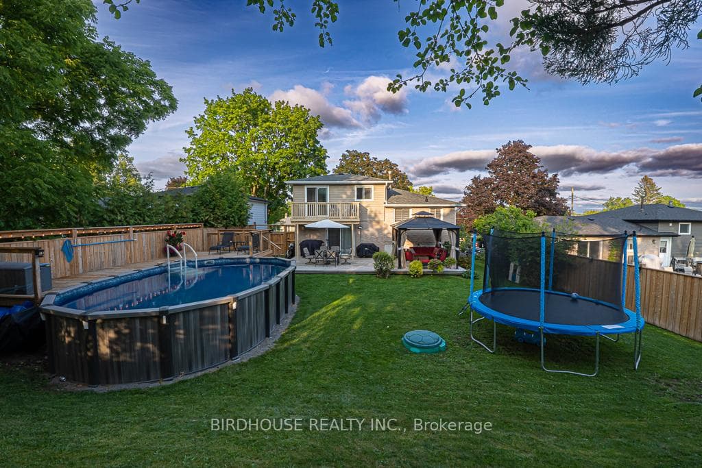 17 Mohawk Drive photo 32
