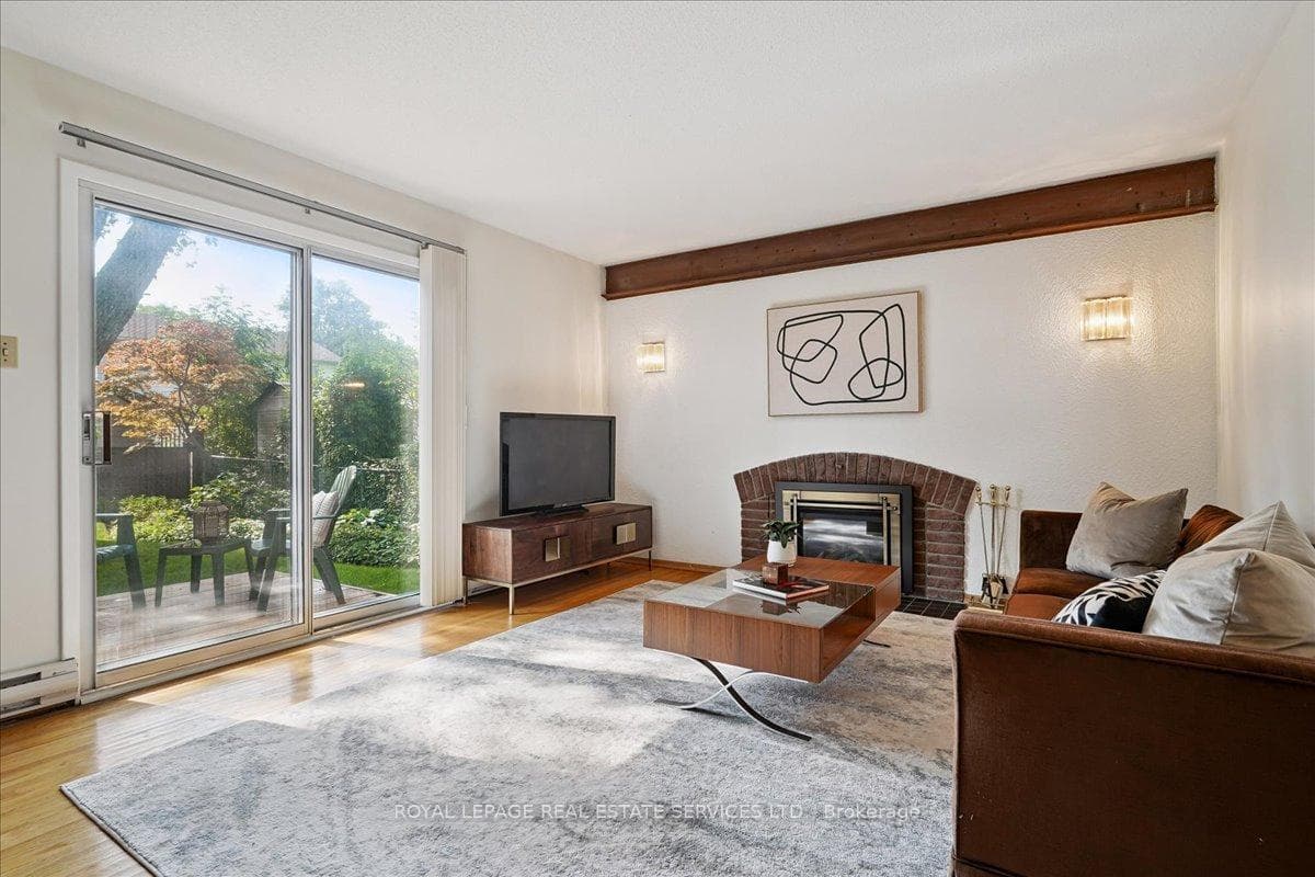 54 Temple Bar Crescent photo 19