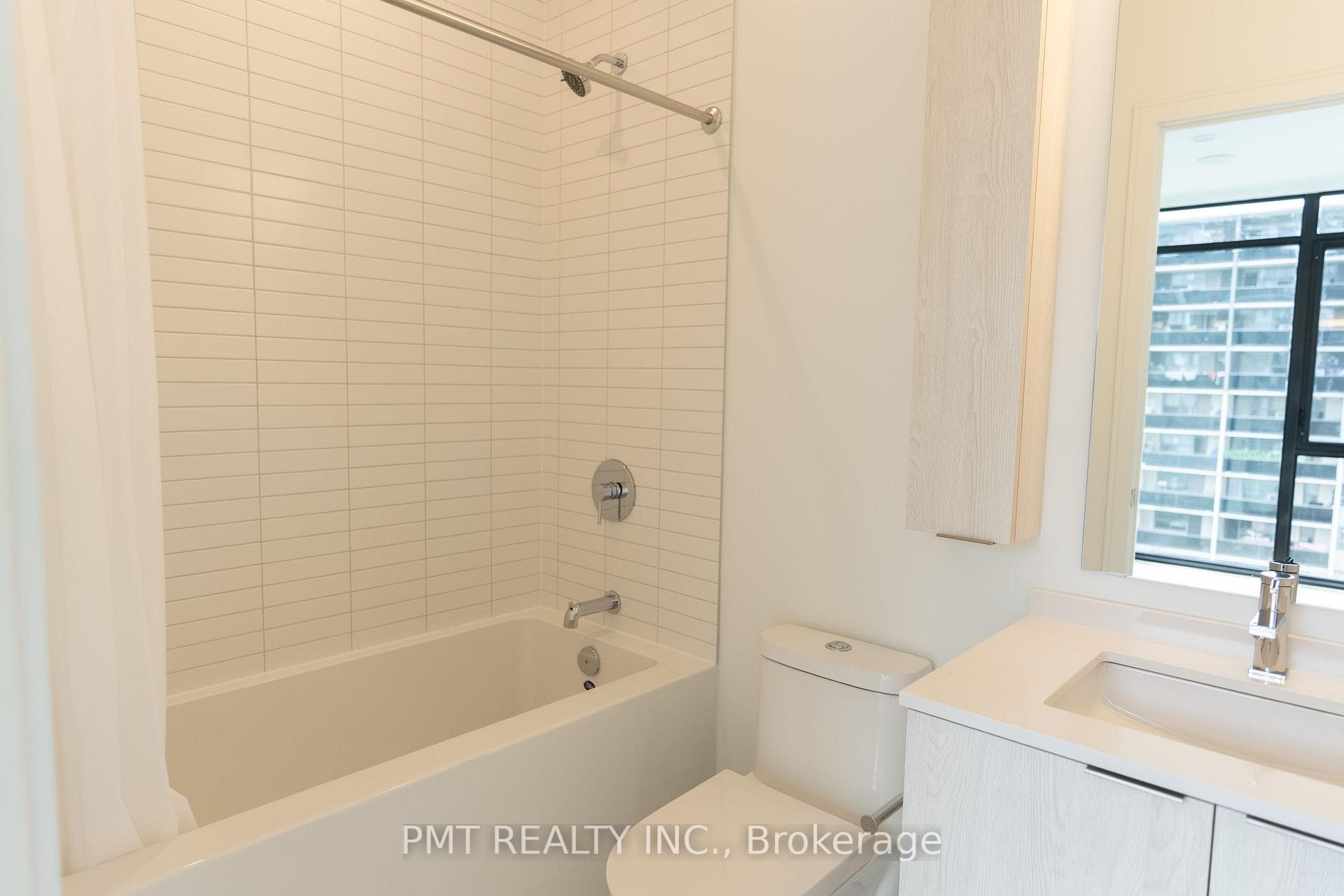 86 Dundas Street Unit 717 photo 12