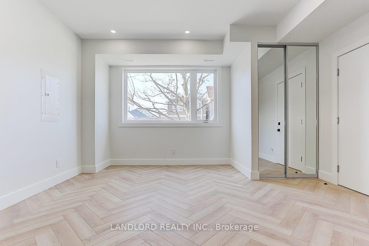 71 Livingstone Avenue Unit Main Fl photo 17
