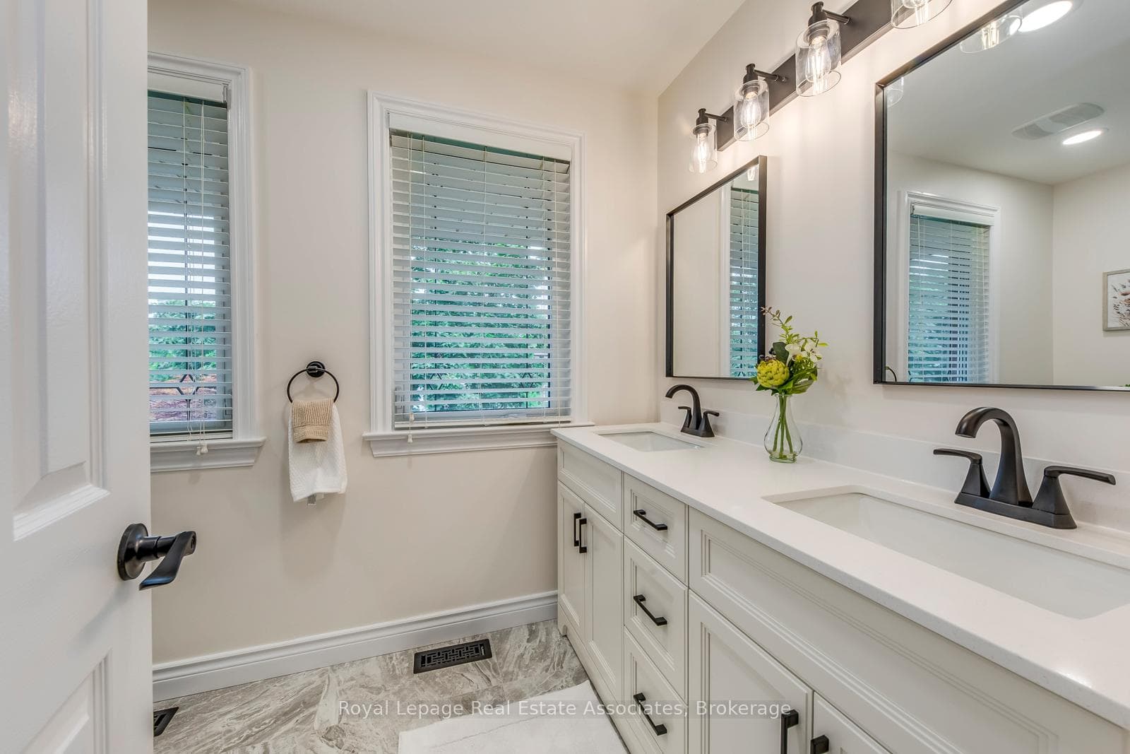 Main Bath Rm