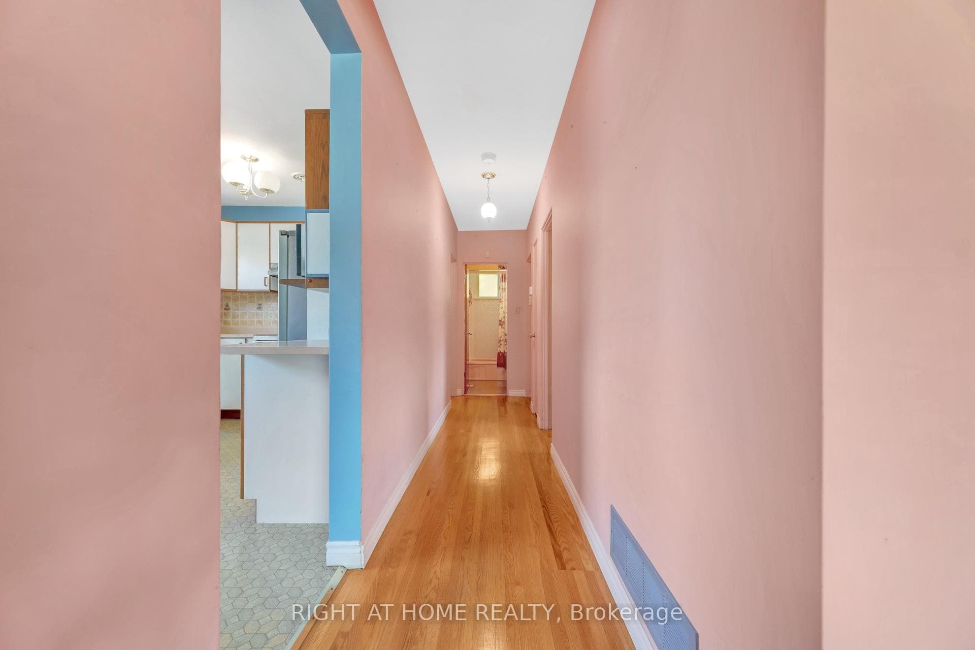 58 Deanvar Avenue photo 6