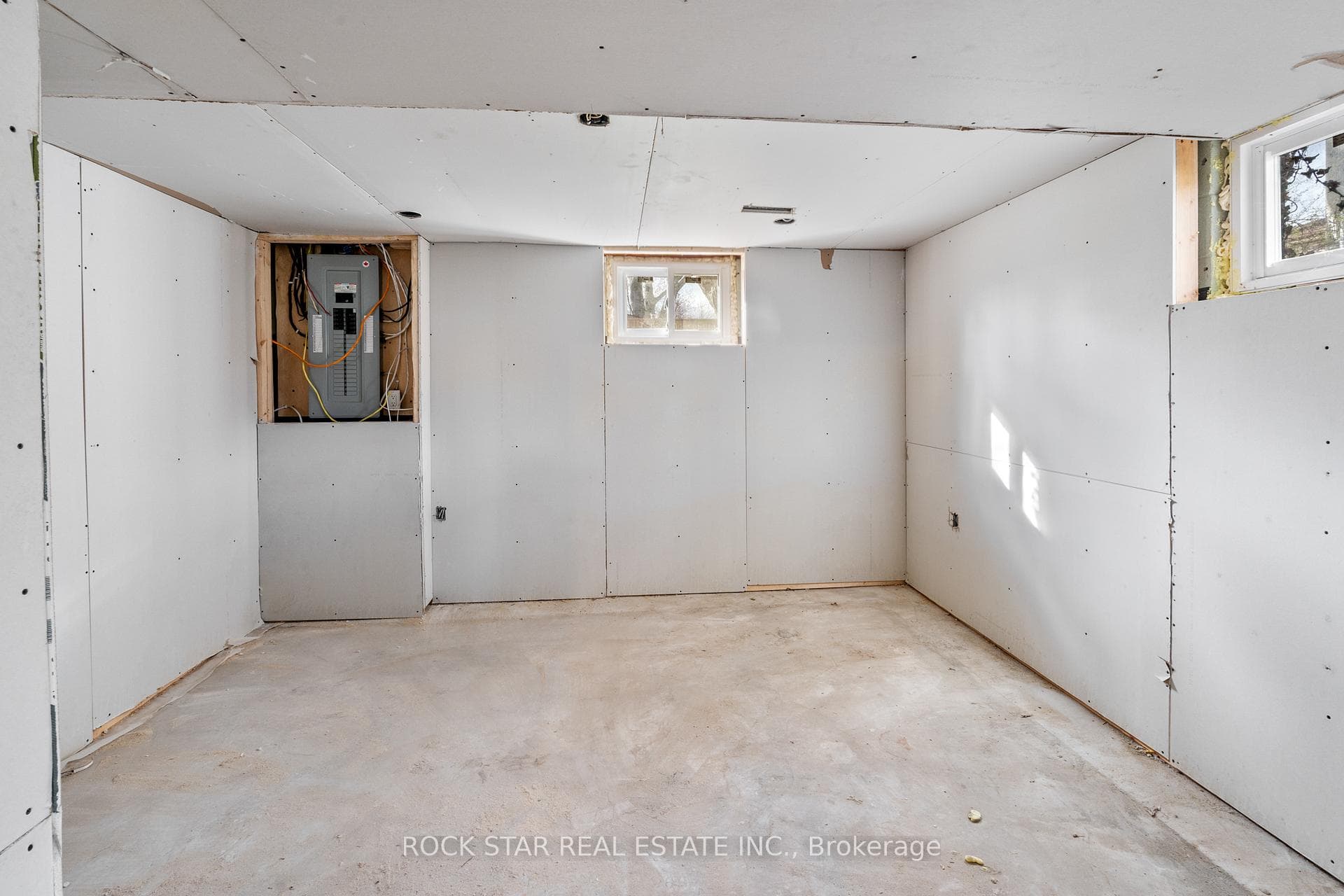 2895 Askin Avenue photo 14