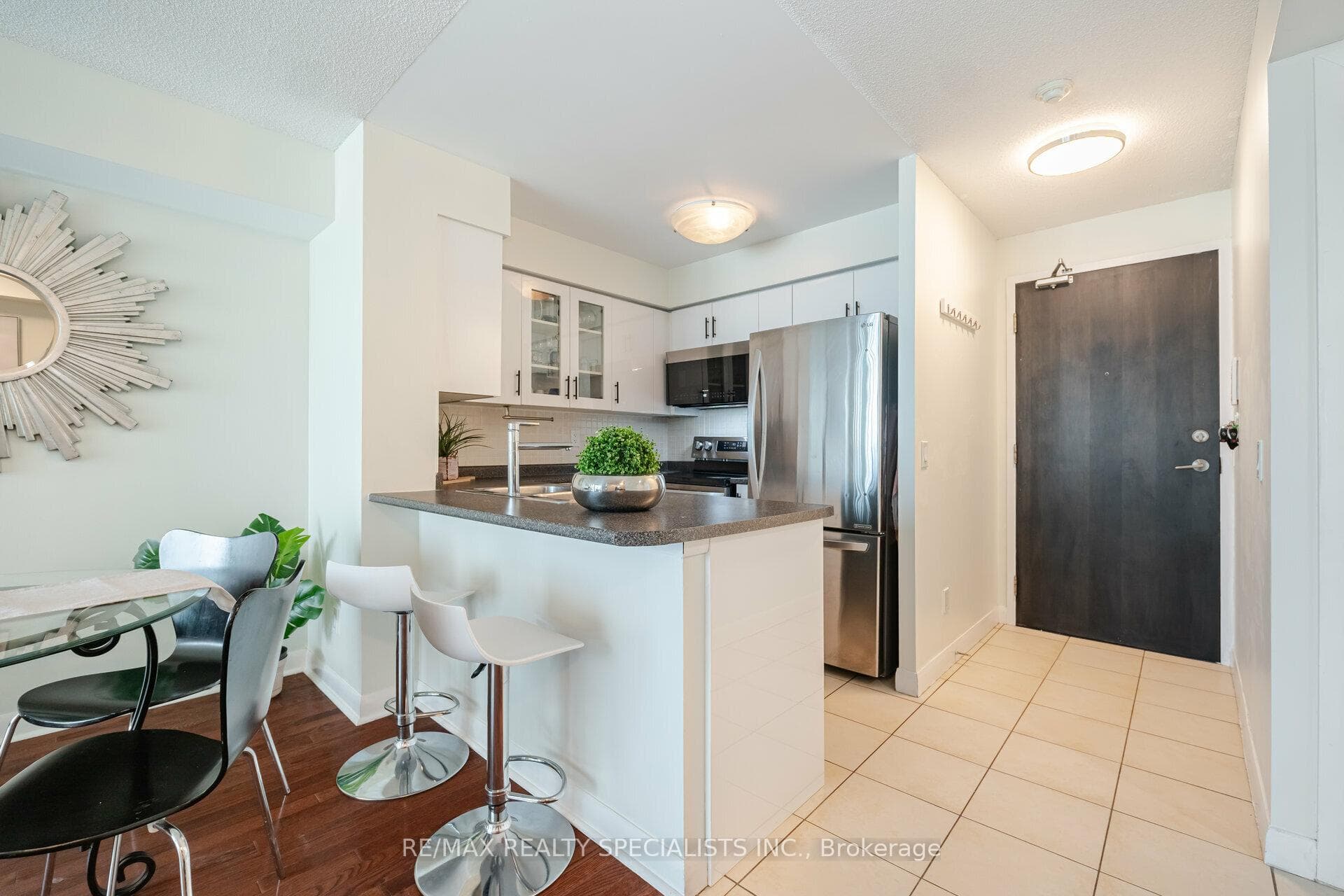 235 Sherway Gardens Road Unit 1609 photo 7