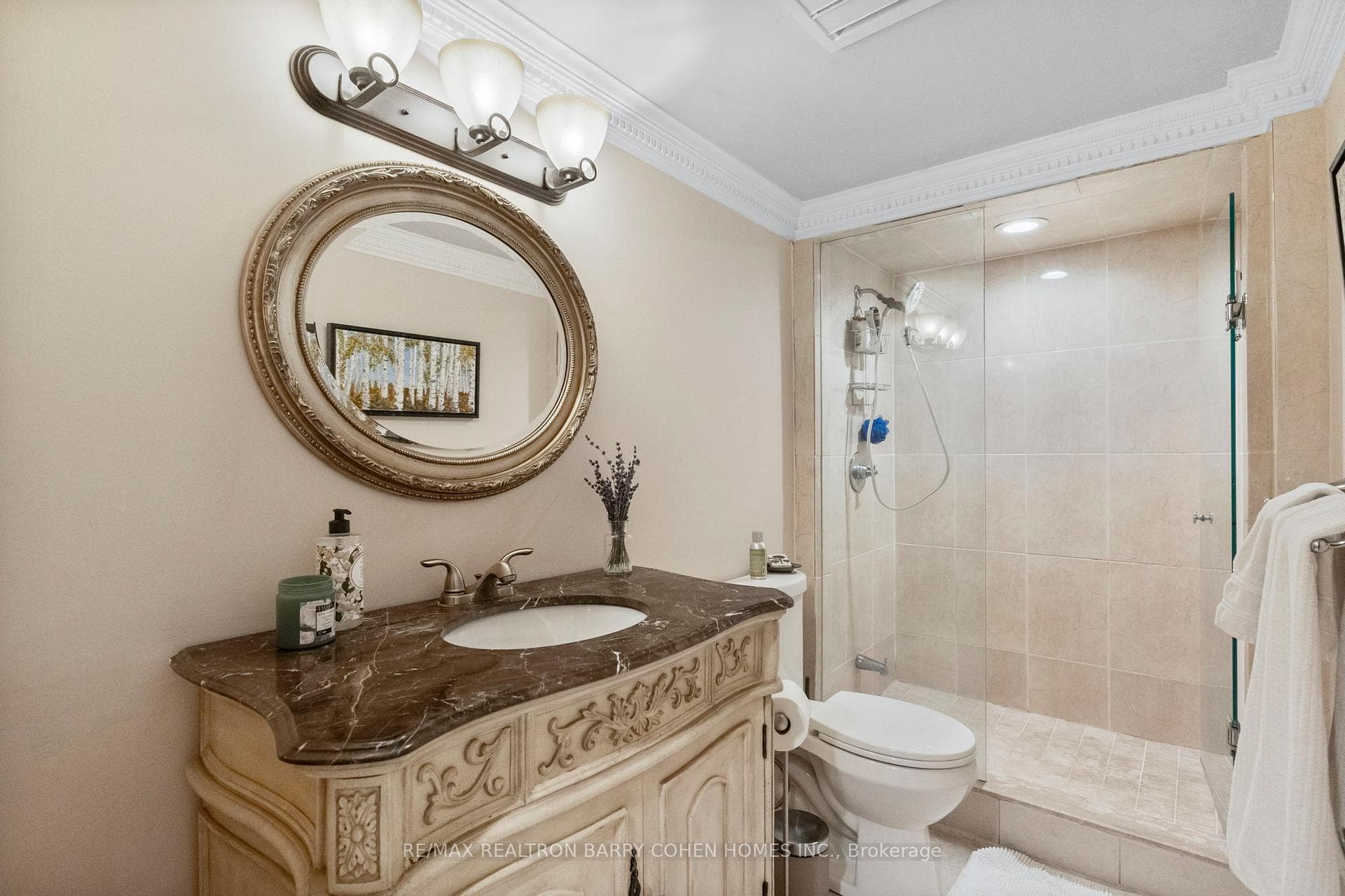 204 Holmes Avenue photo 18