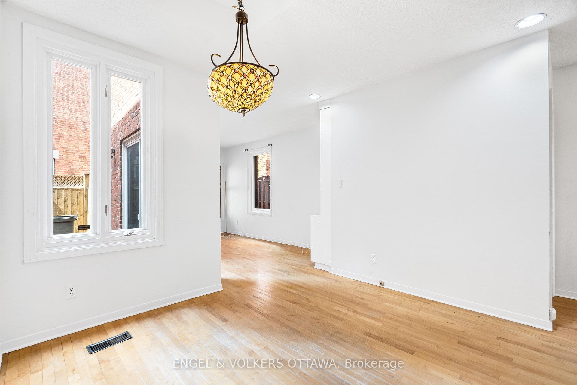 293 Somerset Street photo 17