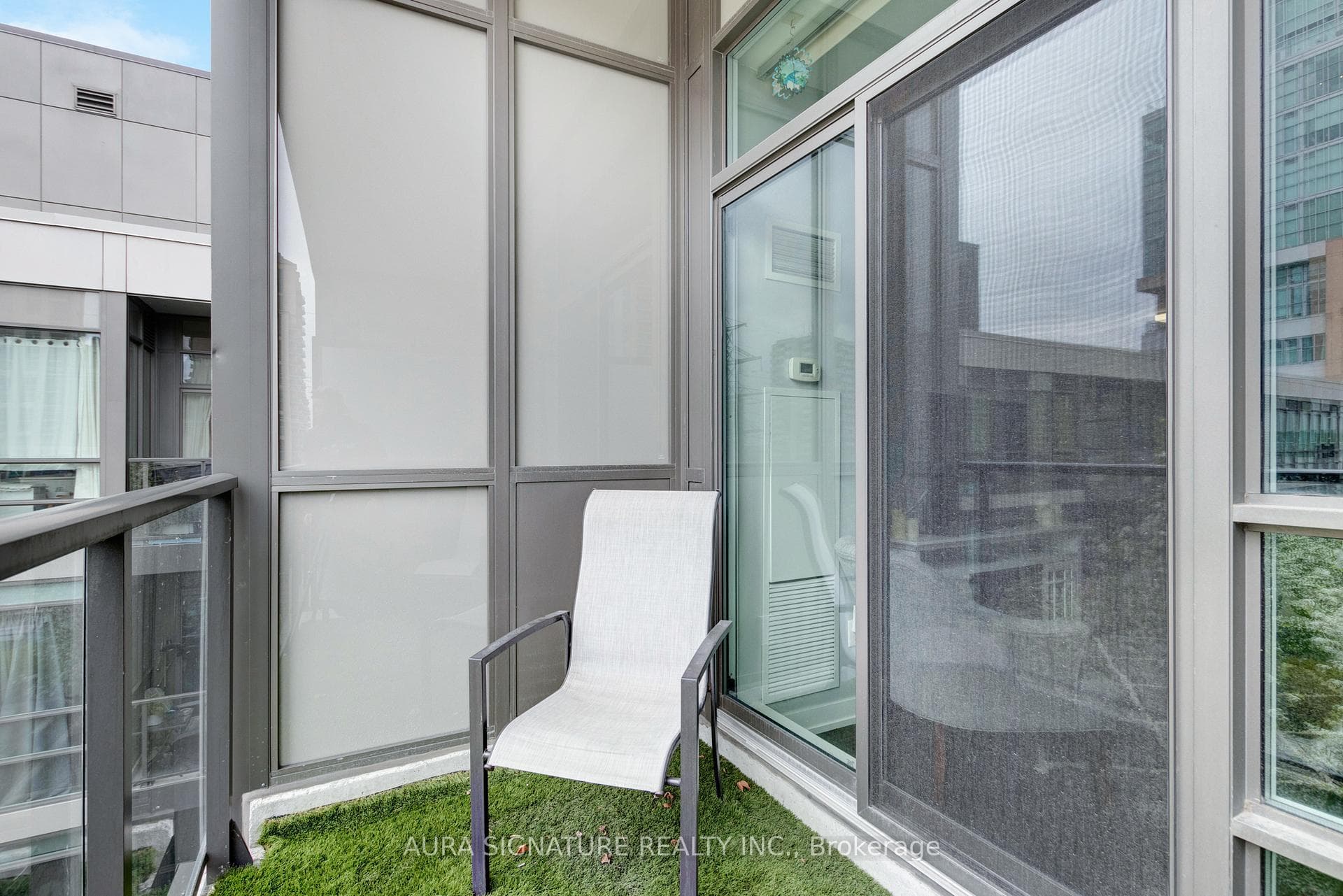 8 Fieldway Road Unit 612 photo 26