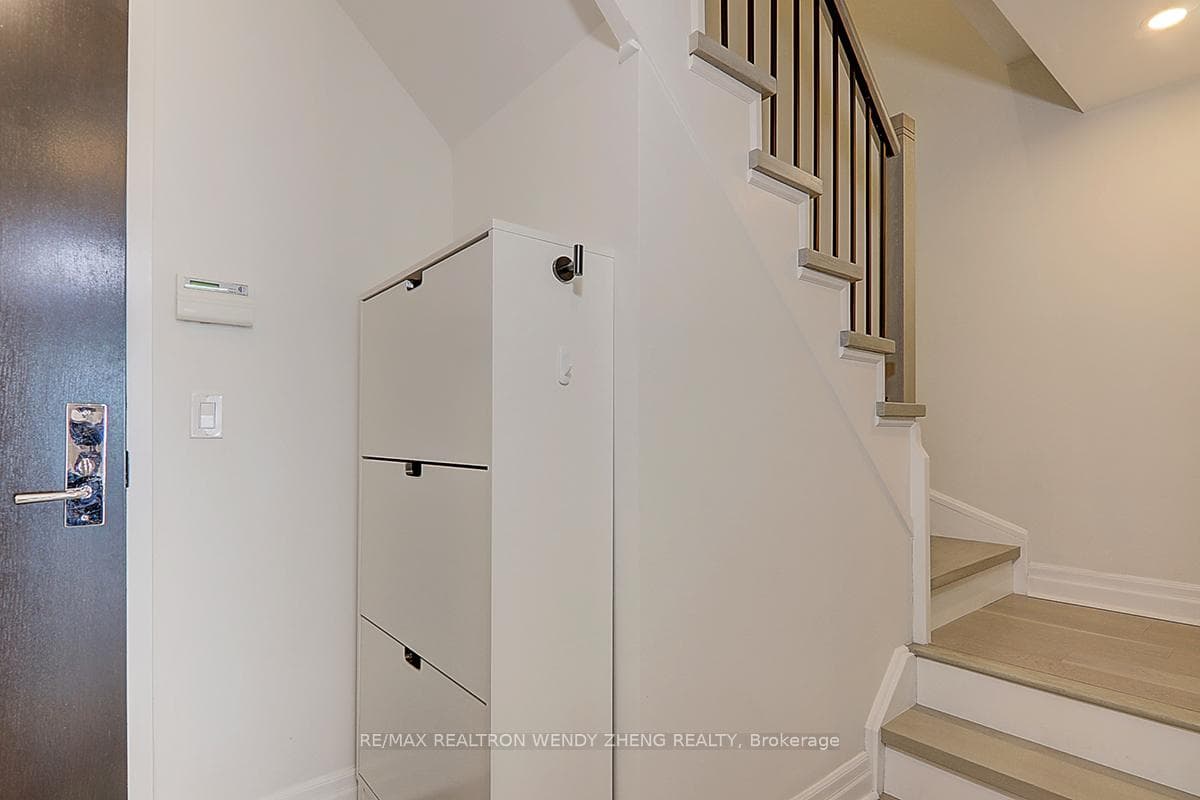 8110 Birchmount Road Unit 905E photo 24