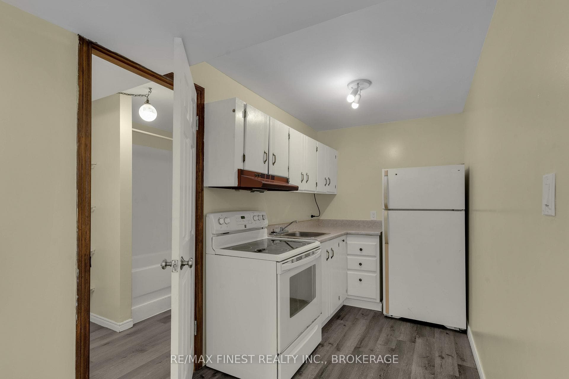 611 Davis Drive photo 28