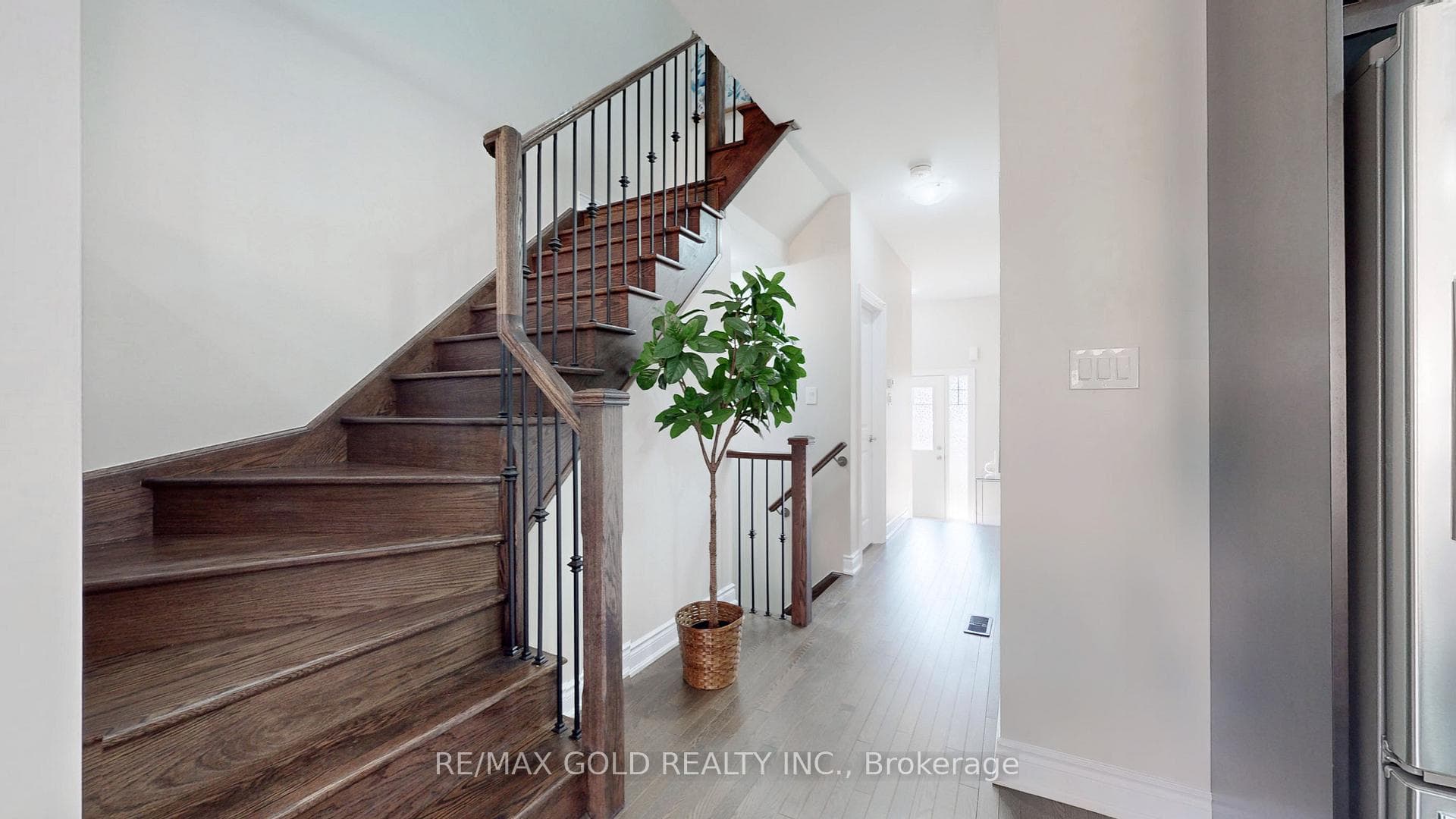 16 Arnold Crescent photo 18
