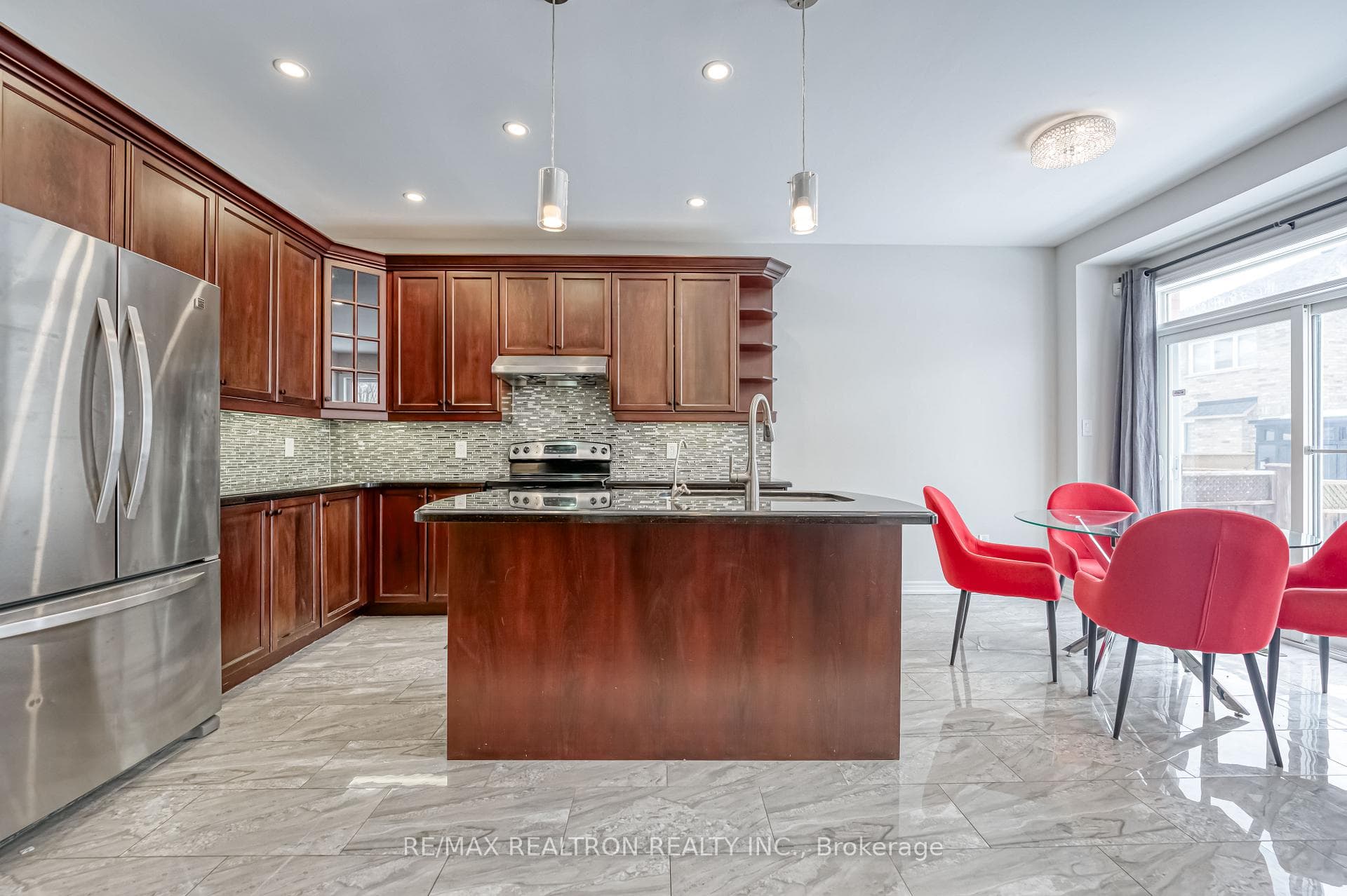 74 Pillar Rock Crescent photo 13