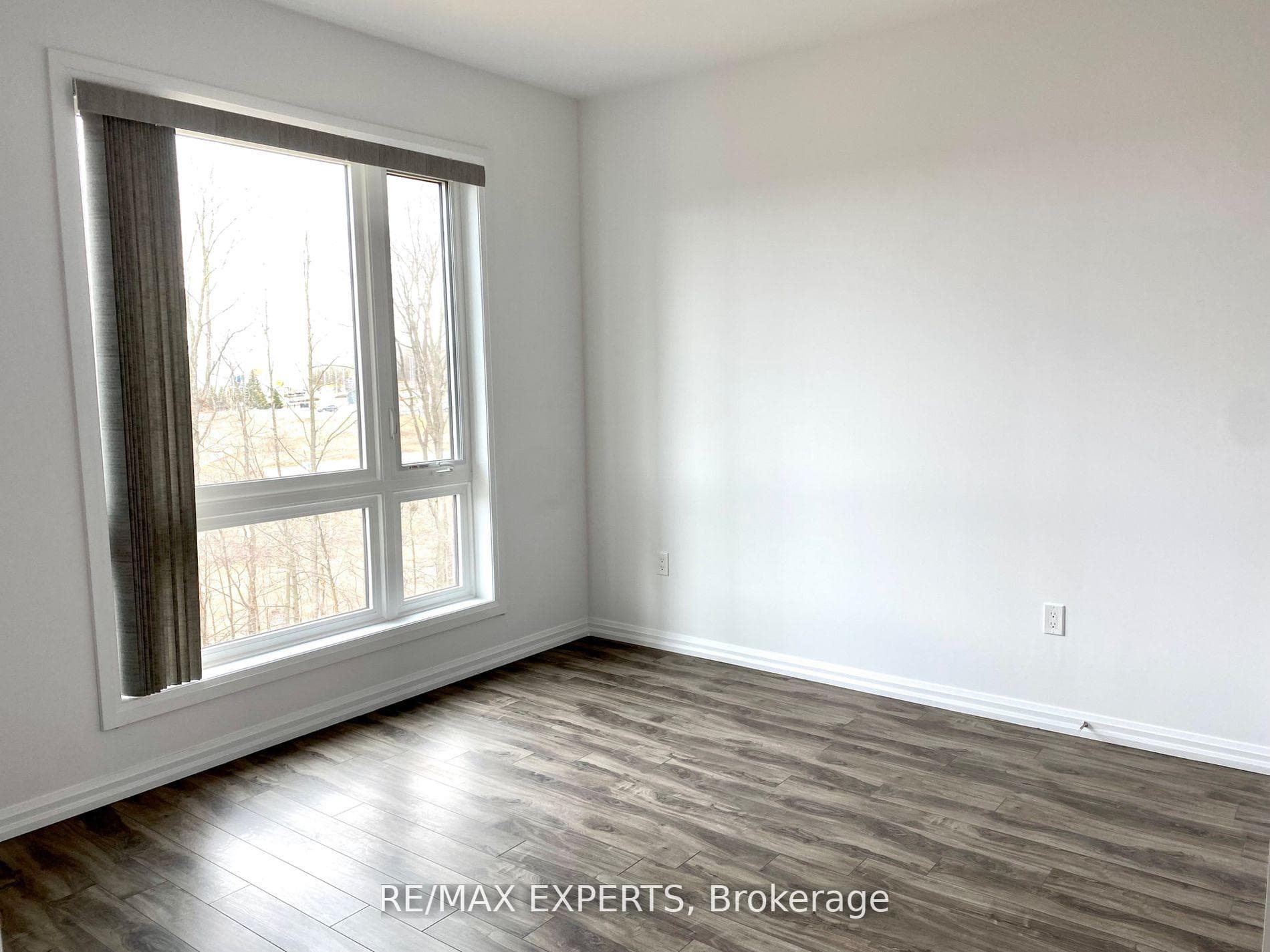 302 Essa Road Unit 306 photo 7