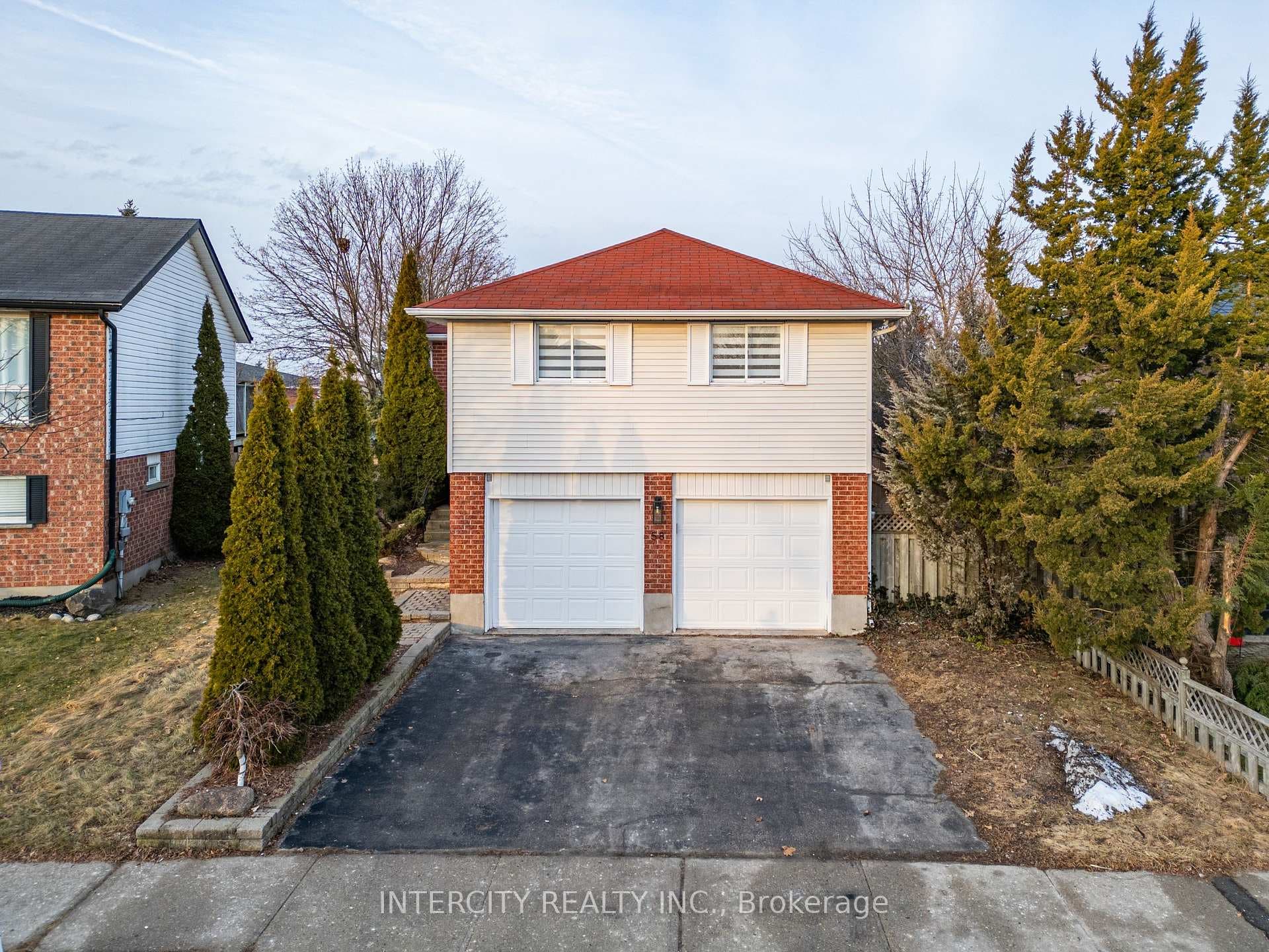 58 Marlis Crescent photo 1