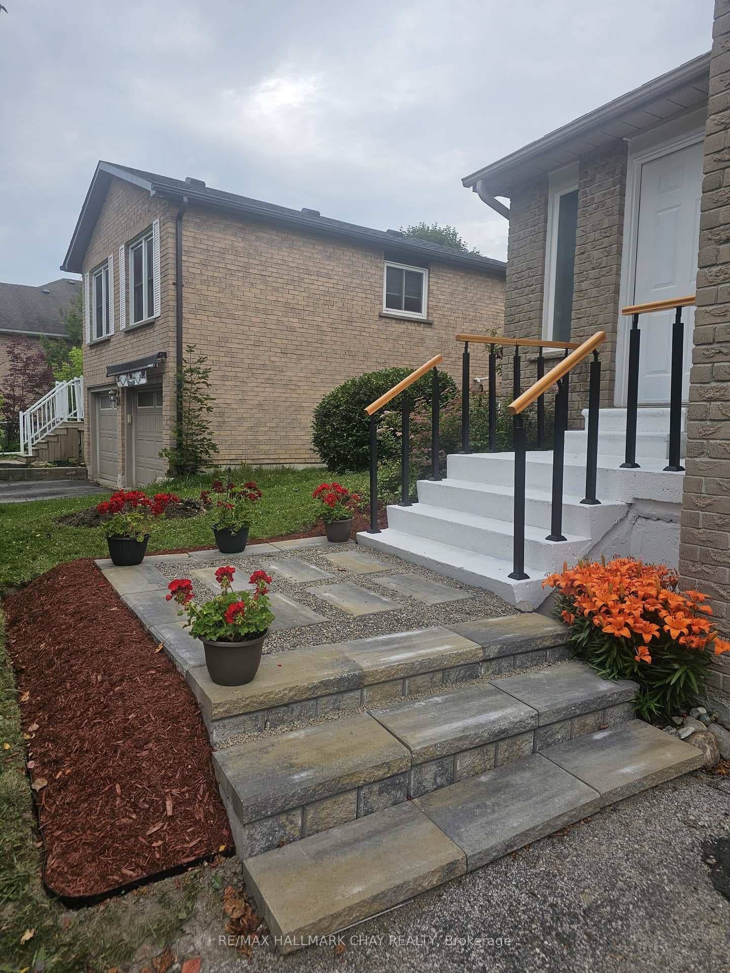 26 Stonehill Boulevard photo 40
