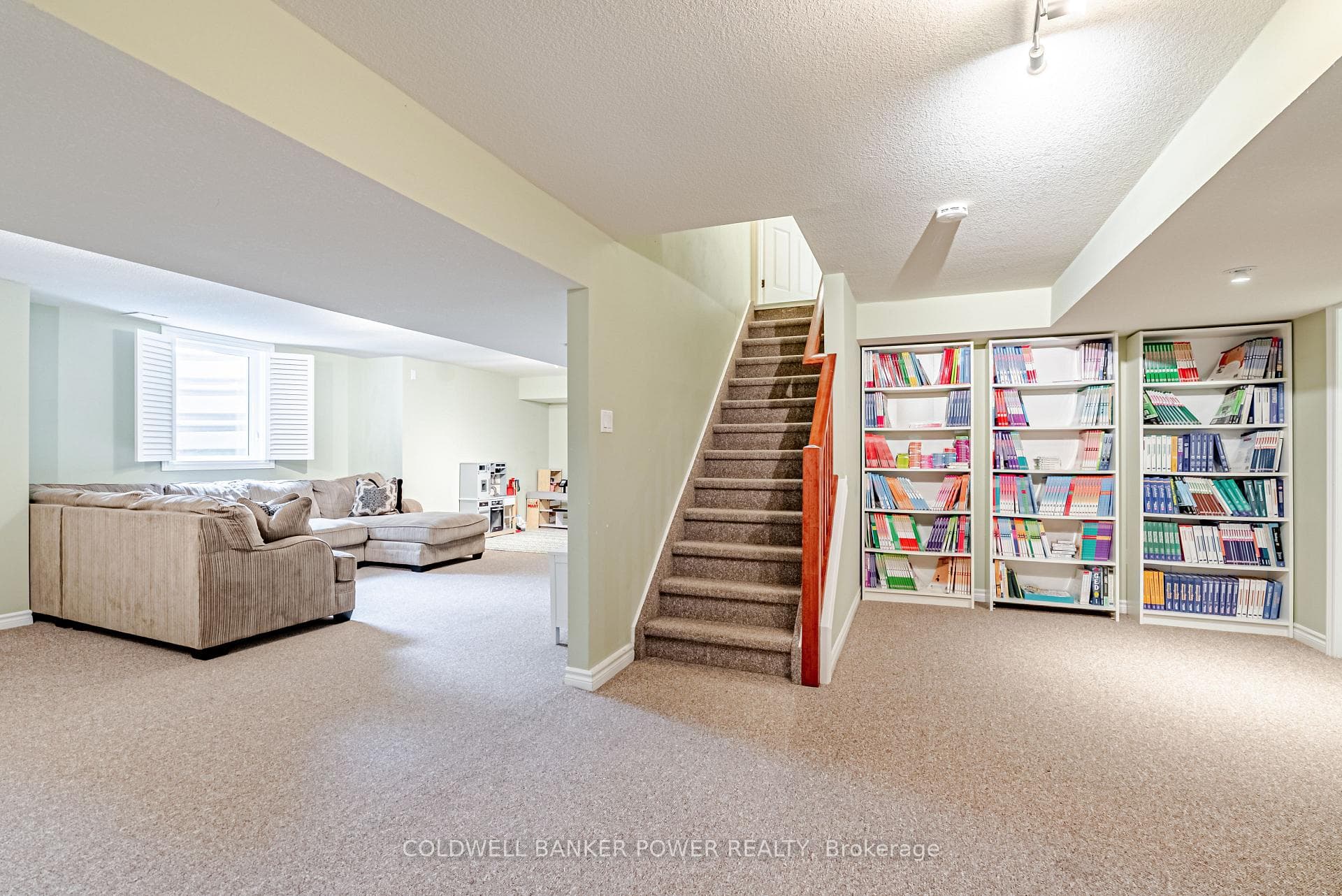 54 Grasmere Crescent photo 36