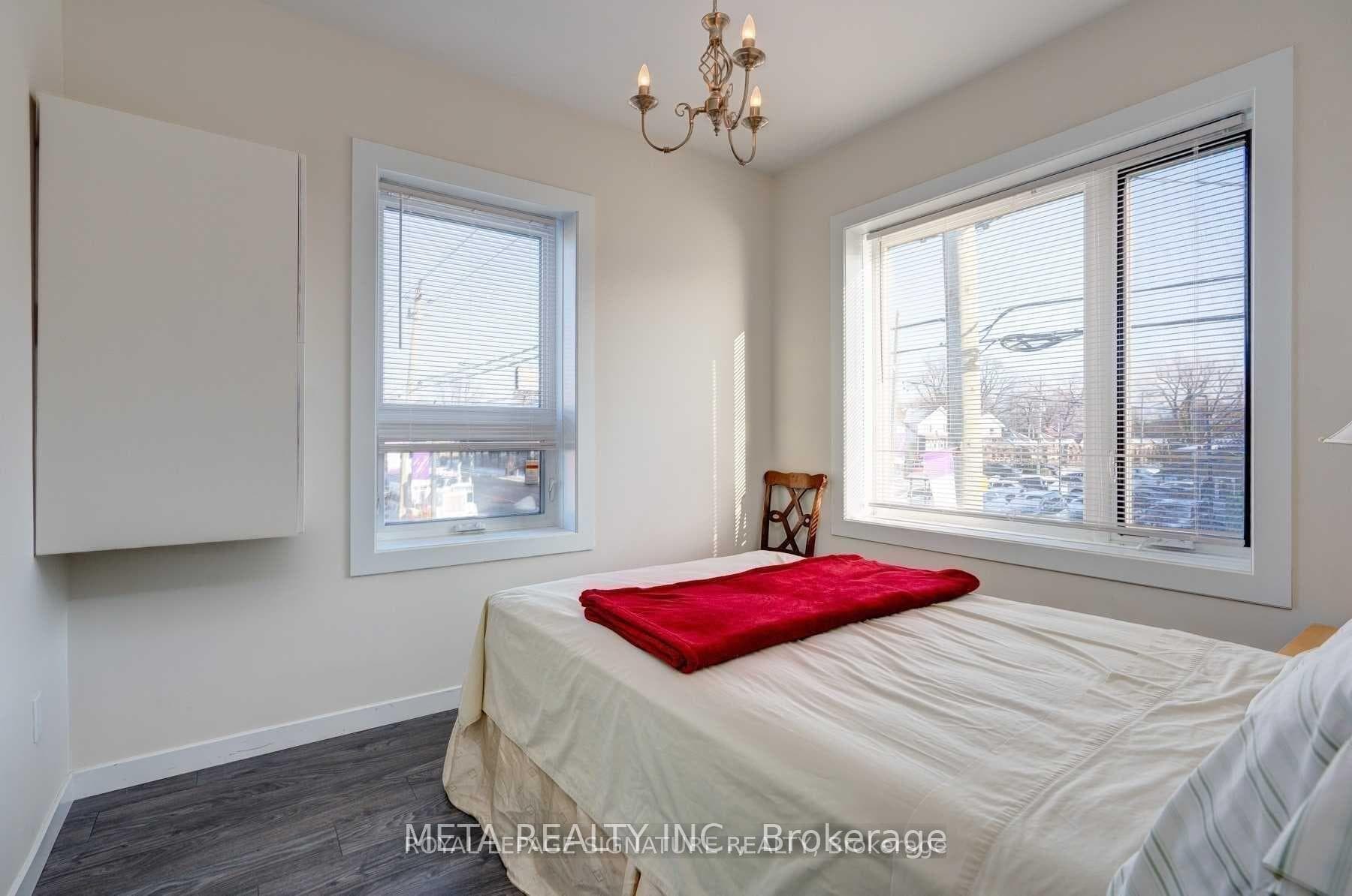 3224 Danforth Avenue Unit 2 photo 10