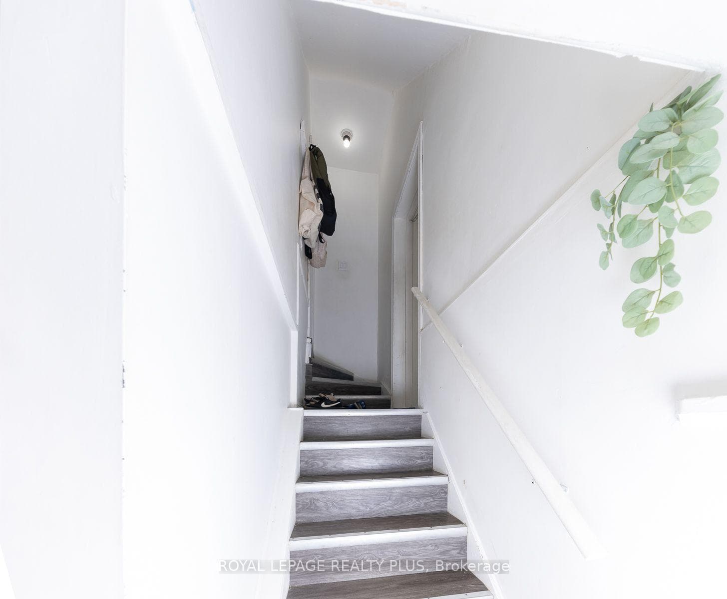 33 Dayton Avenue photo 20