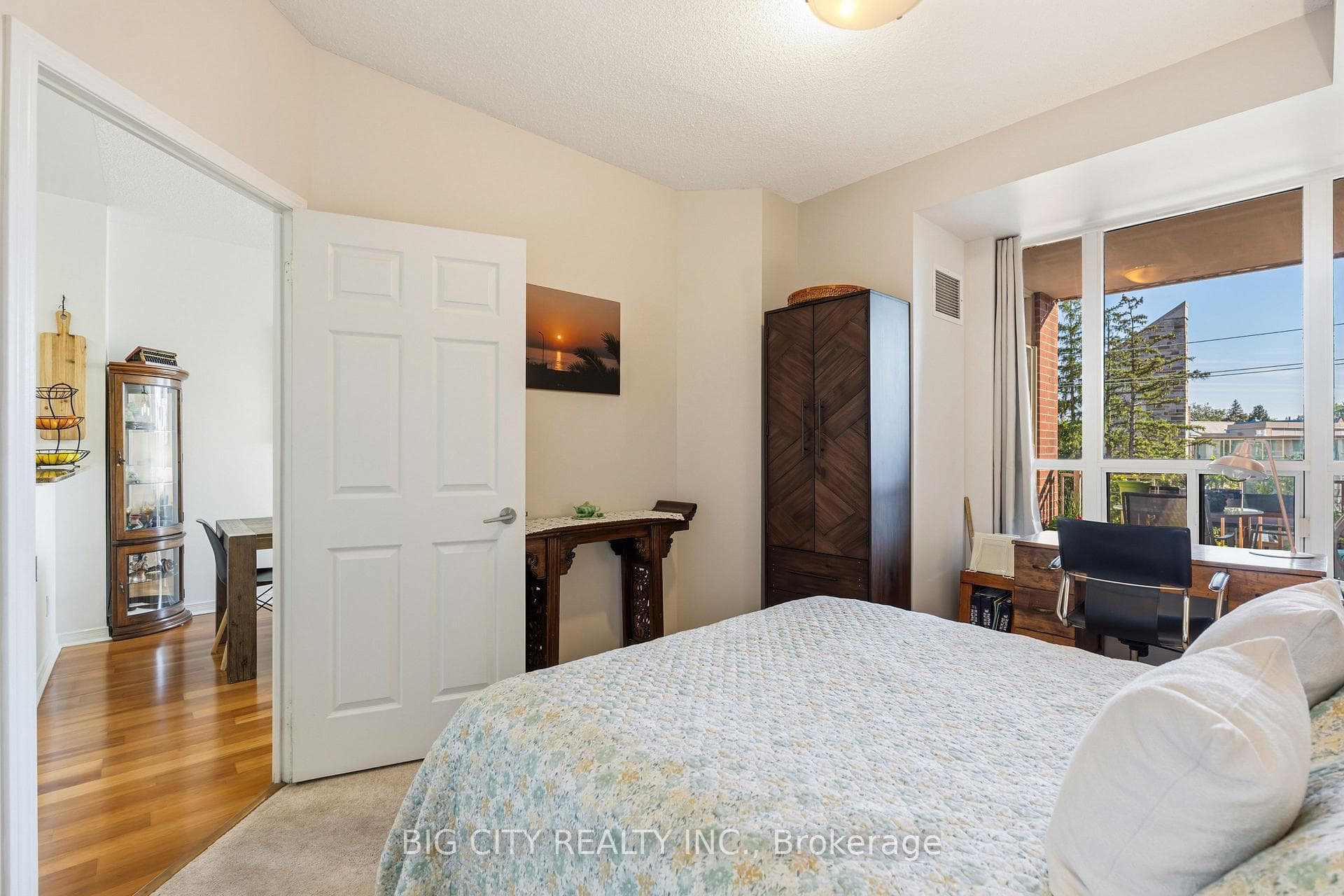 455 Rosewell Avenue Unit 412 photo 16