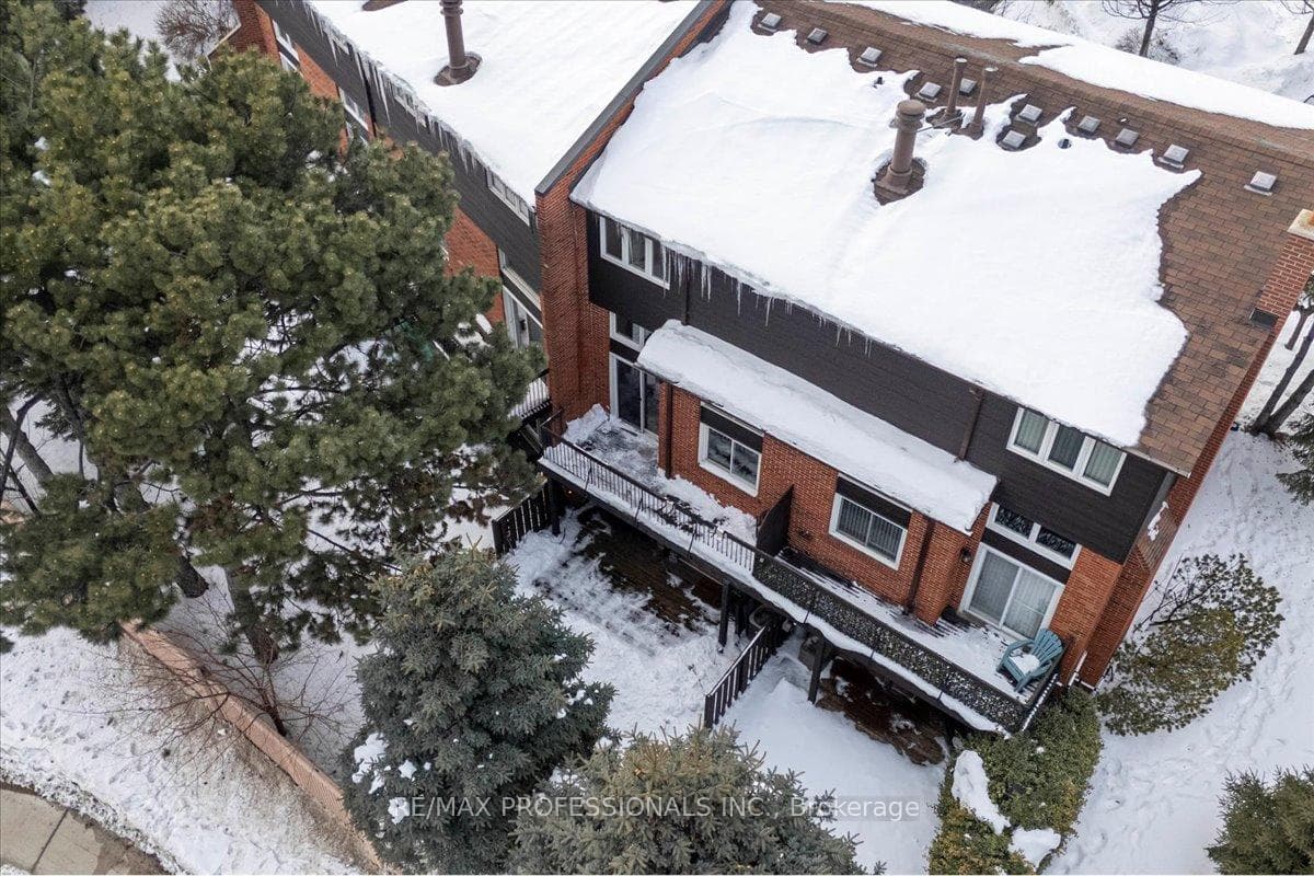 1755 Rathburn Road Unit 14 photo 42
