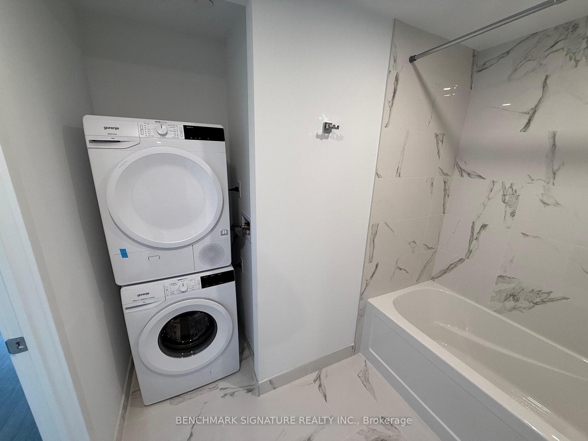 88 Queen Street Unit 4016 photo 7