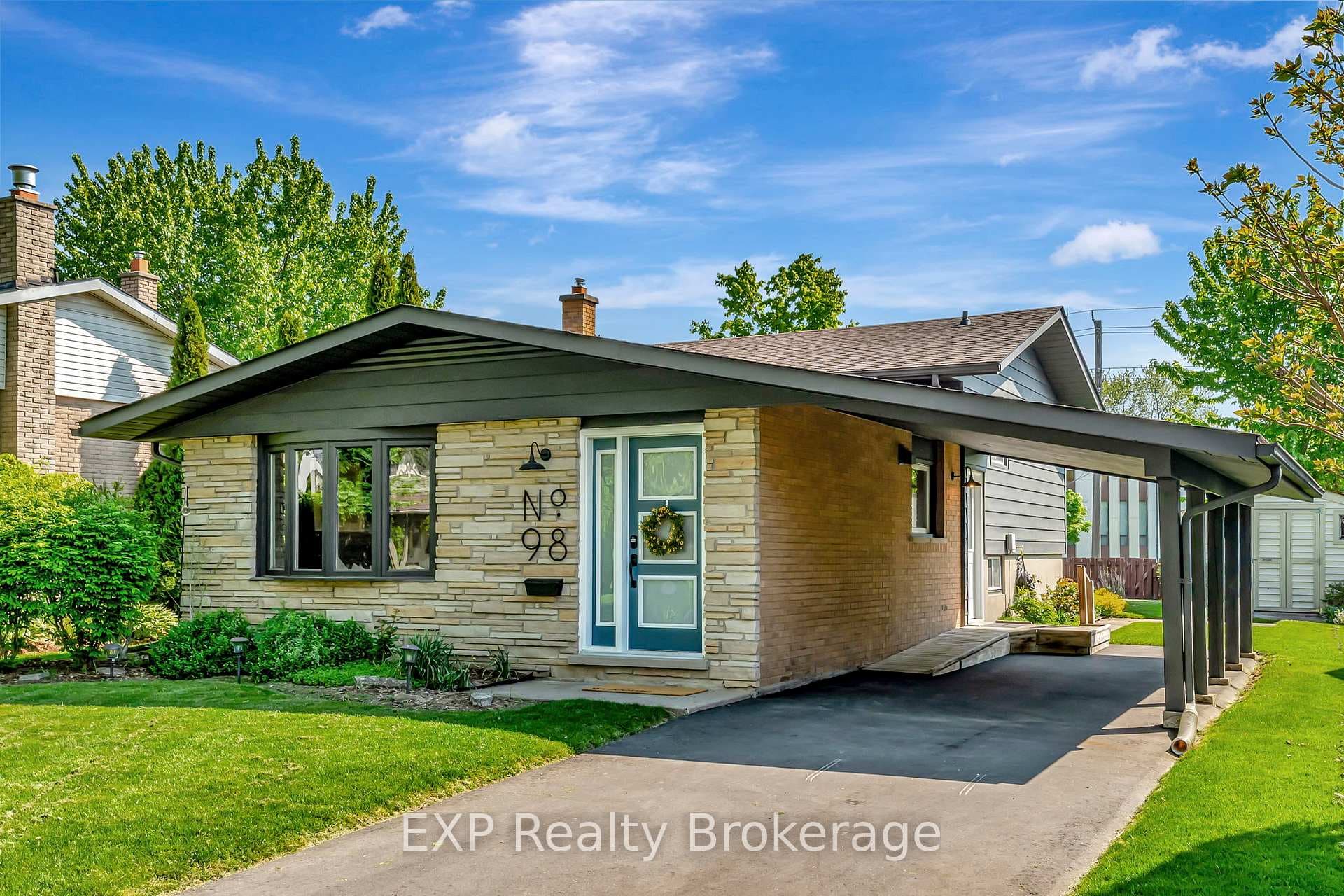 98 DOOLEY Drive photo 1
