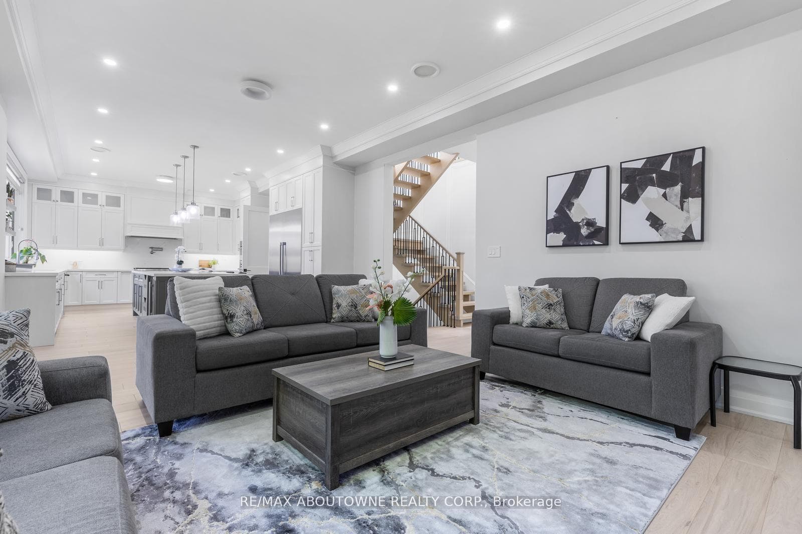455 Samford Place photo 13