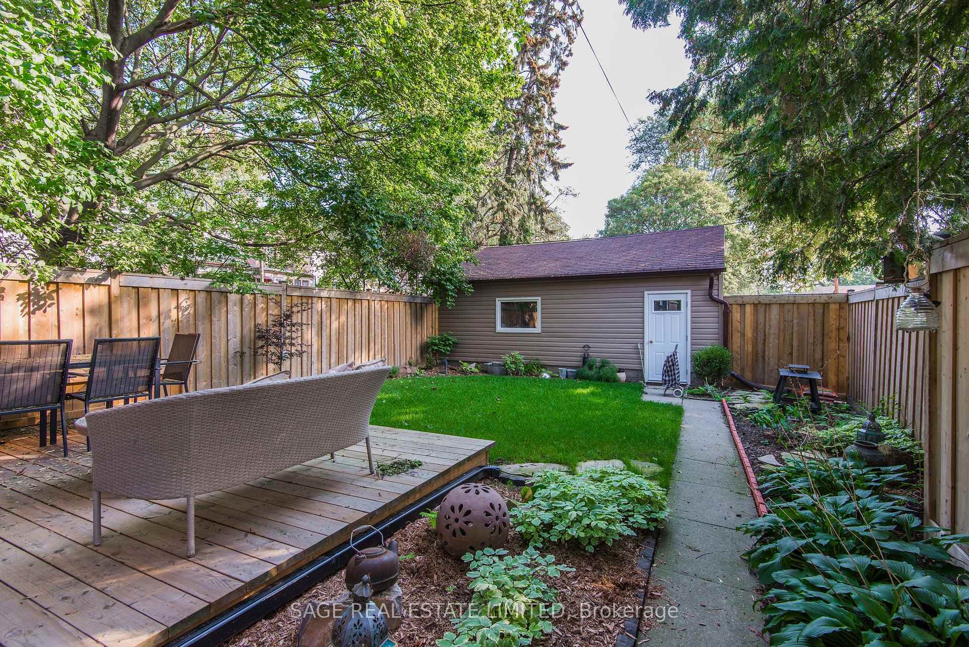 1 Prust Avenue photo 33