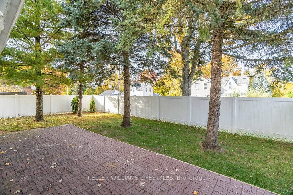 212 Warwick Street photo 28