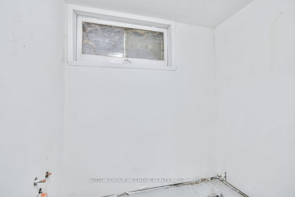 167 Bay Street photo 31