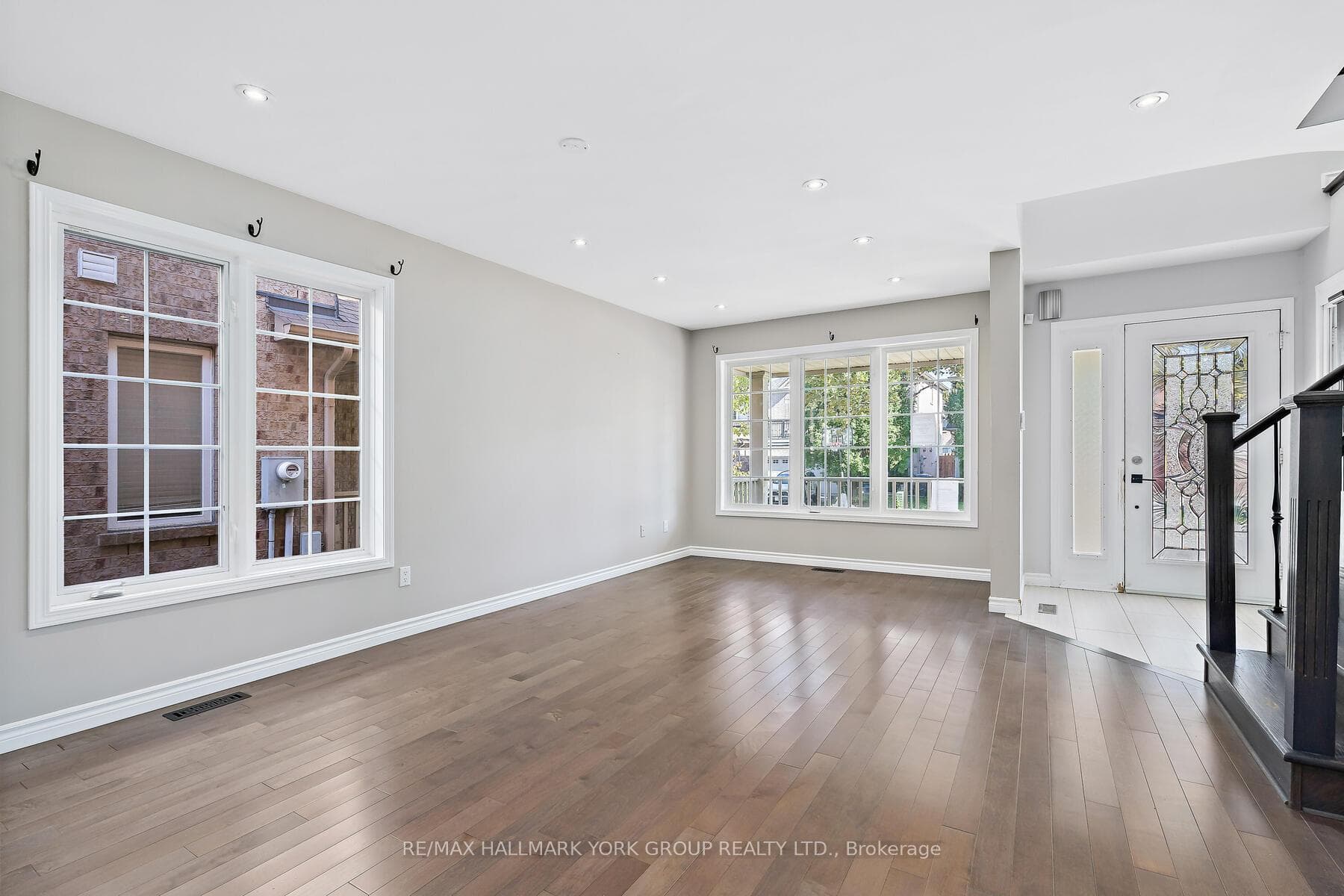 5562 Broadpath Gate photo 7