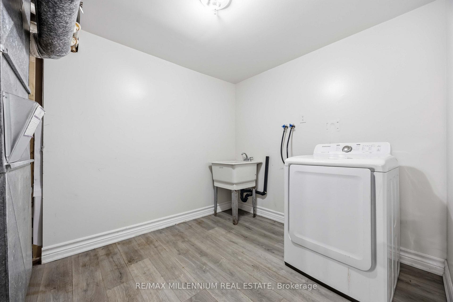 867 Wellington Street photo 22
