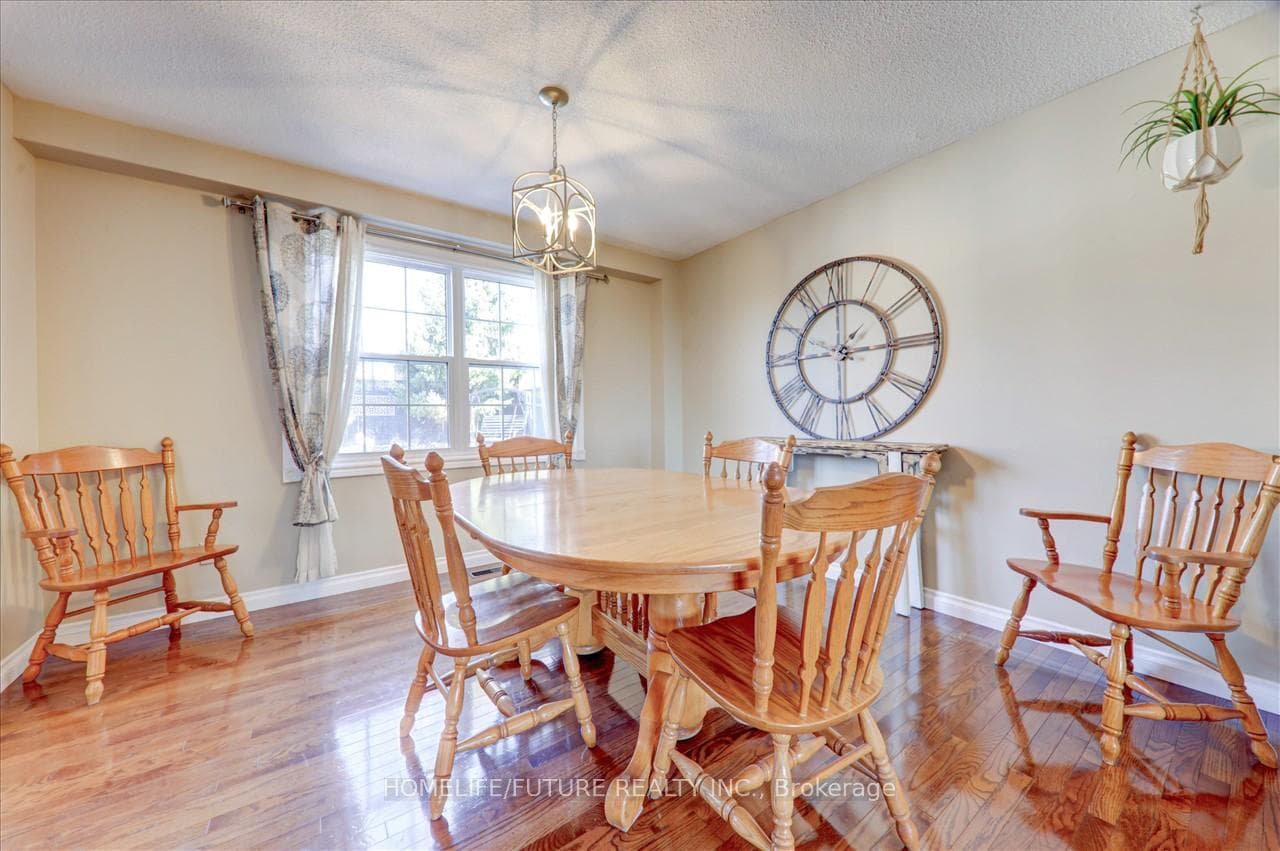 8 Lakeview Heights photo 11
