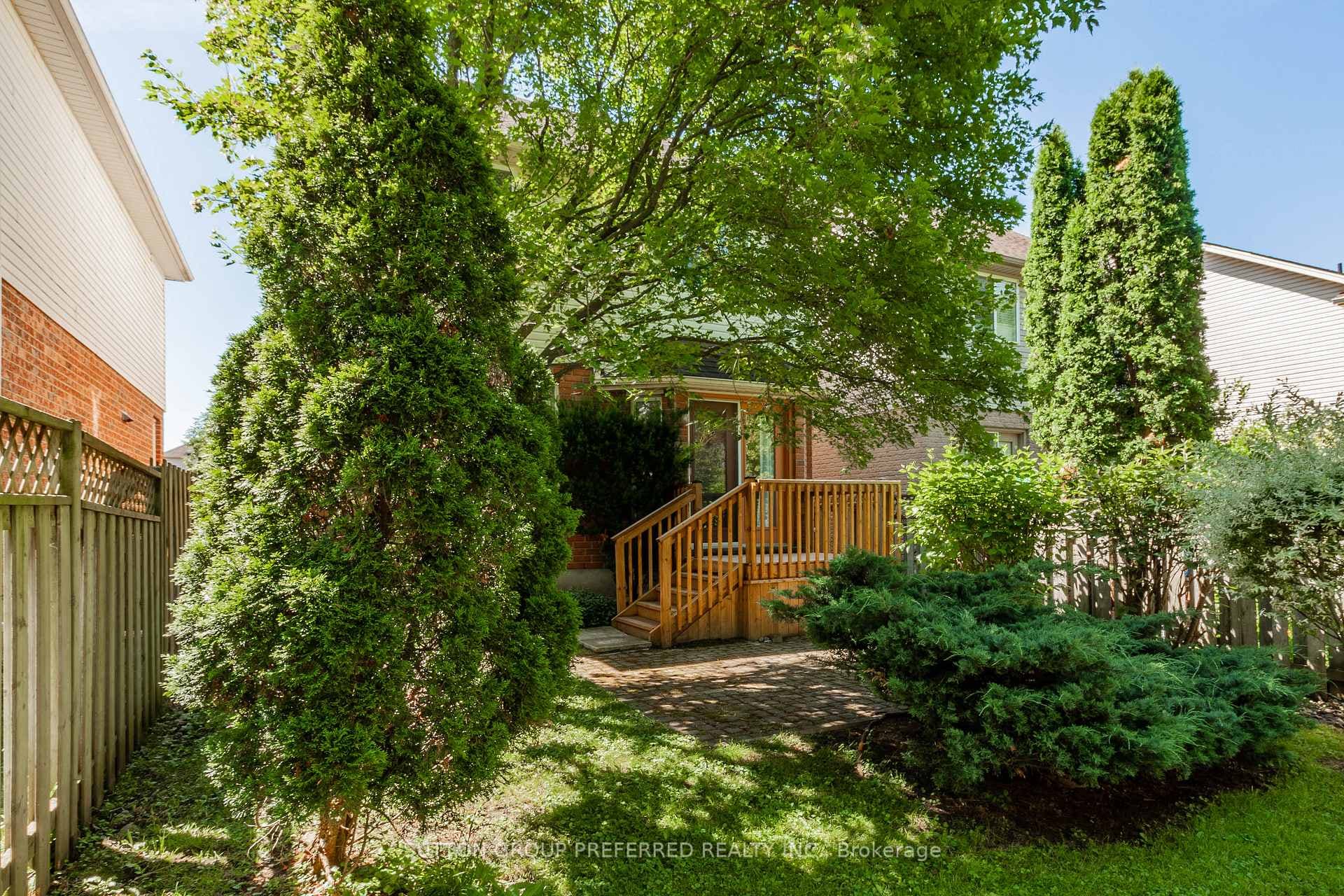 907 Blacksmith Street photo 41