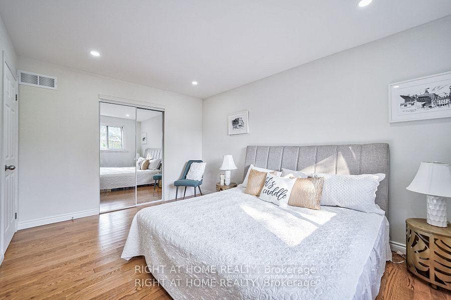 2075 Warden Avenue Unit 04 photo 16