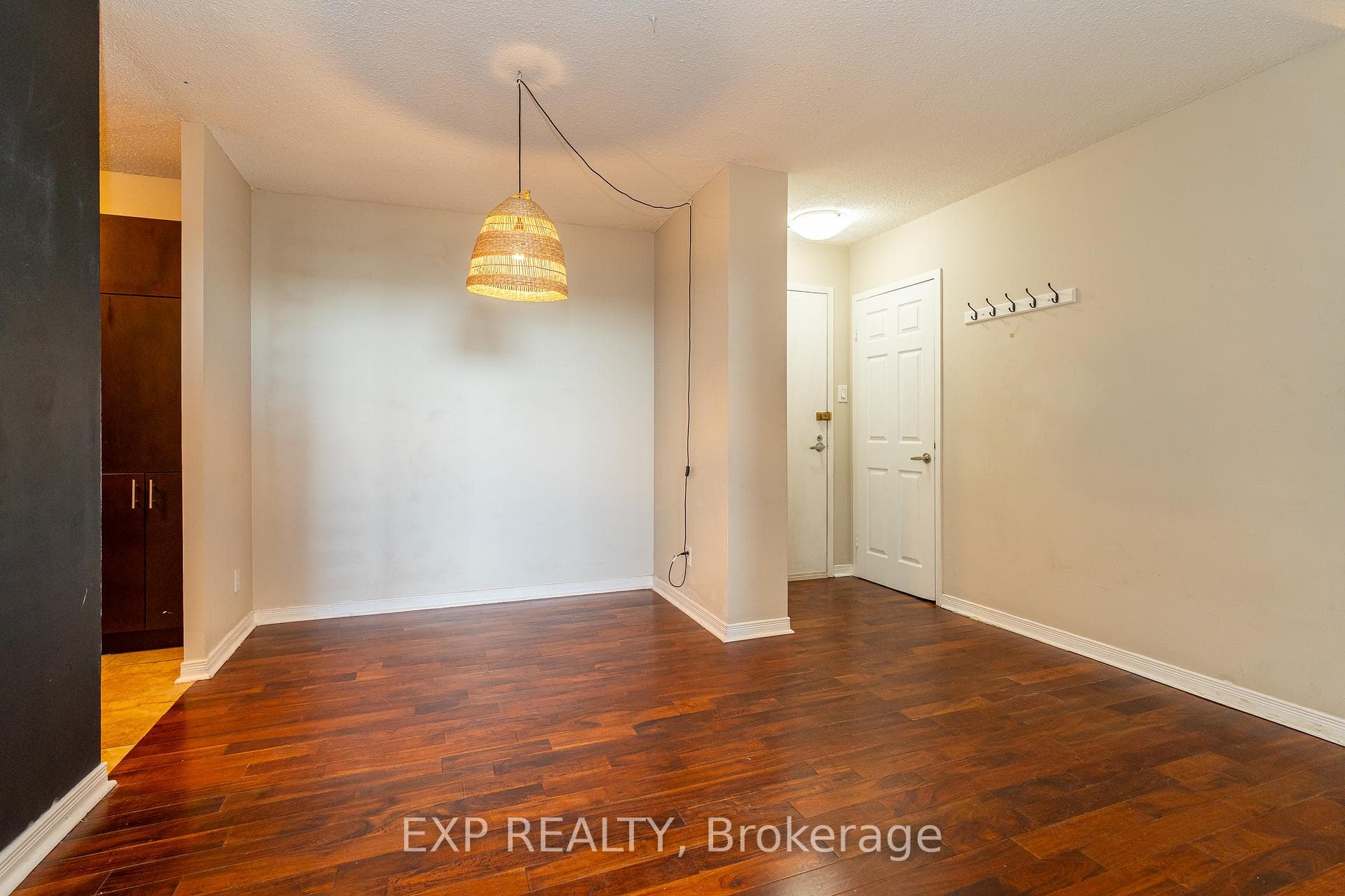 900 DYNES Road Unit 2107 photo 3