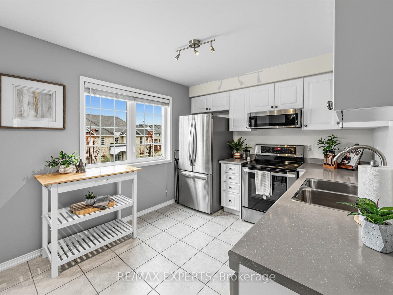 125 Devineridge Avenue photo 12