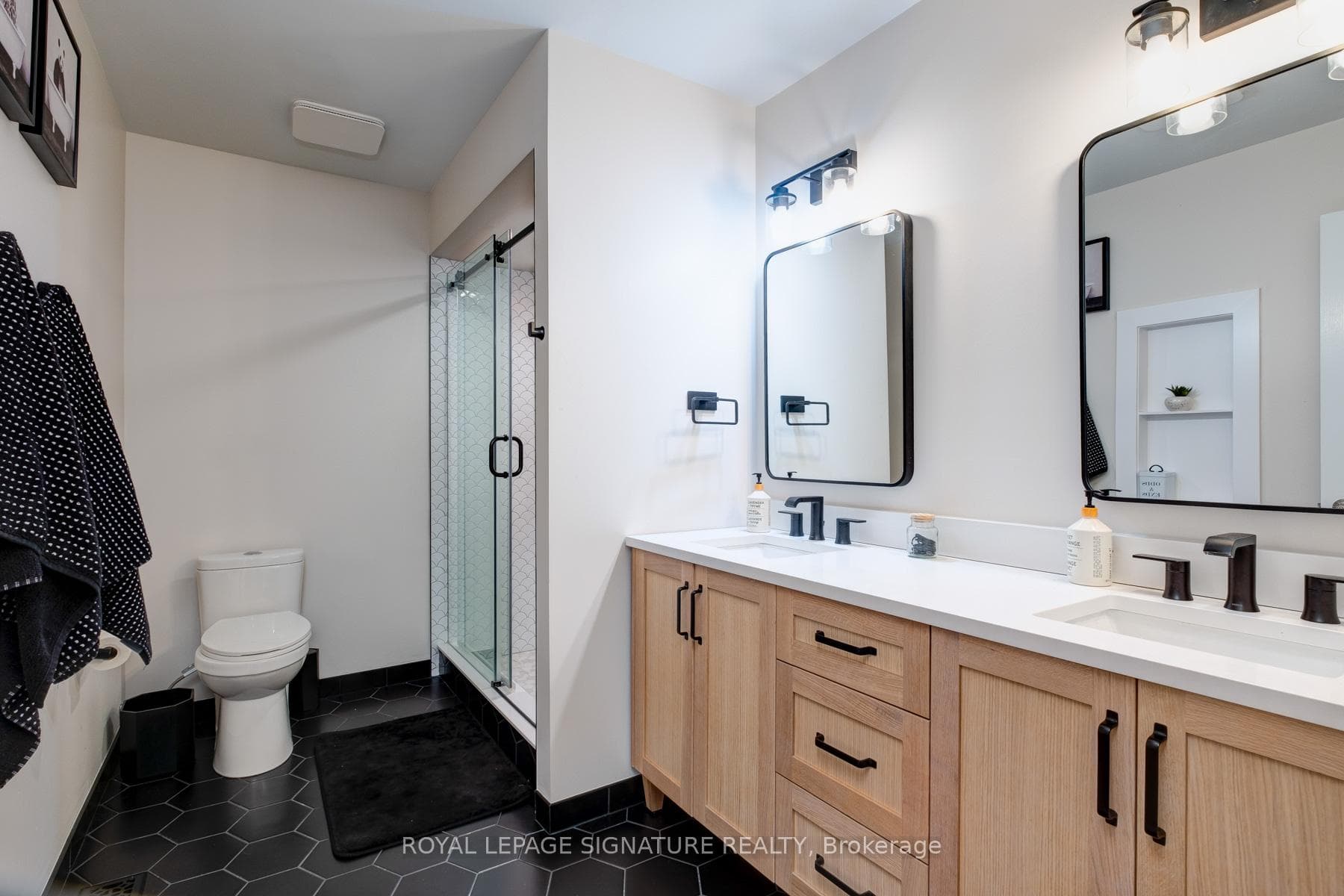16 Parish Avenue photo 25