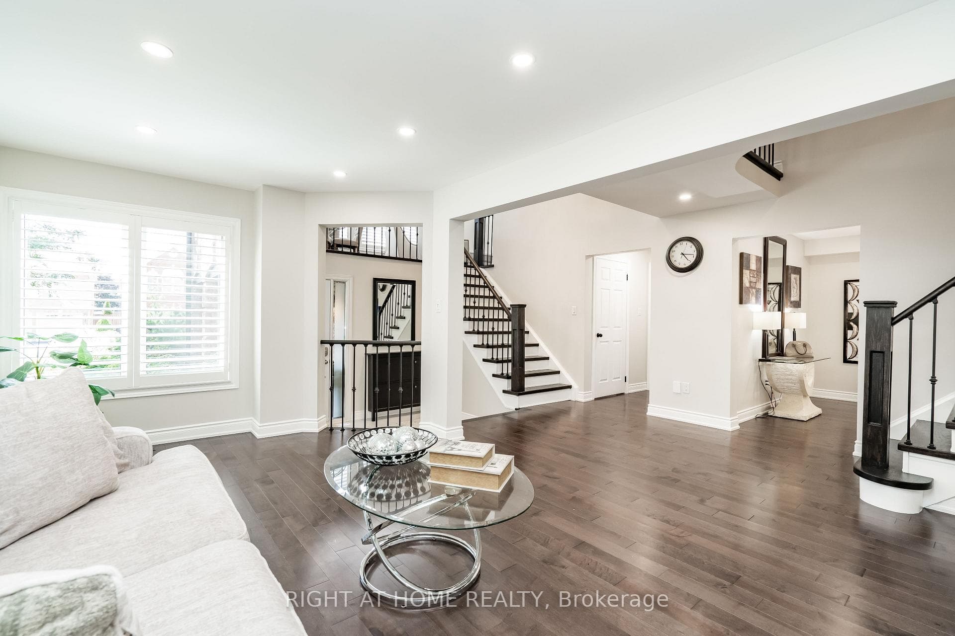 5389 Ruperts Gate Drive photo 2