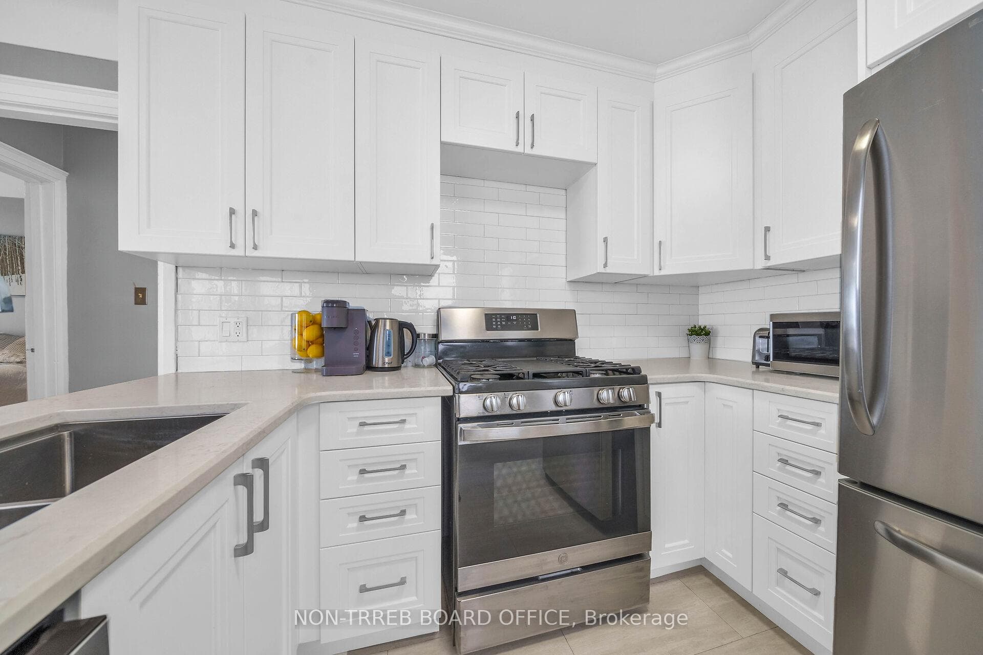 151 Strachan Street photo 11