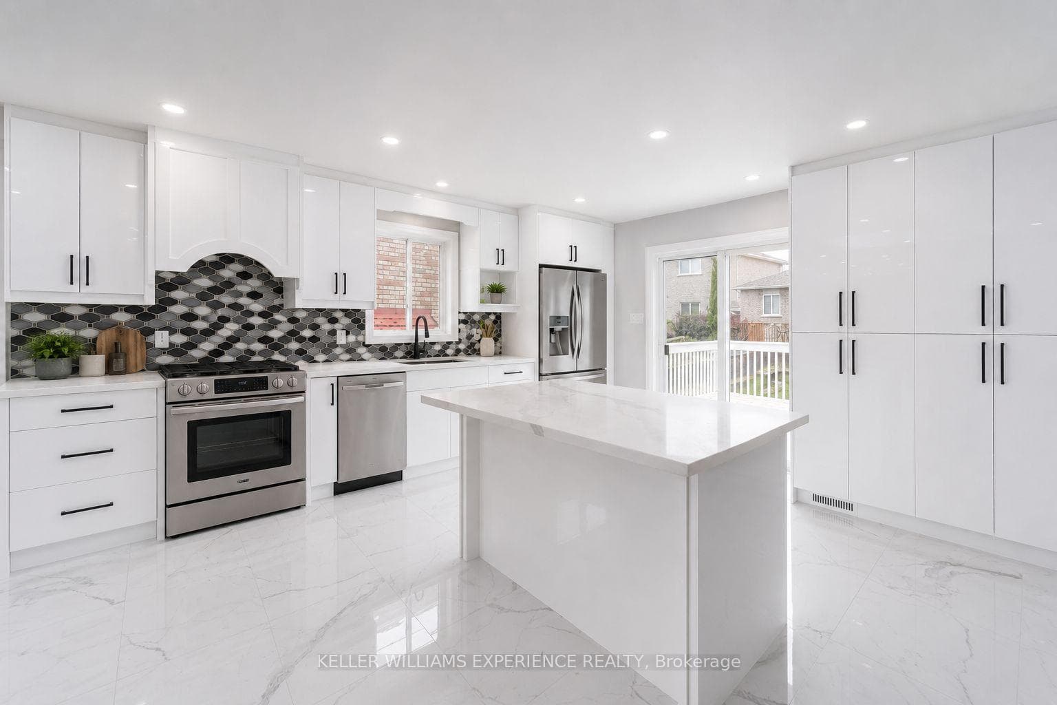 90 Sproule Drive photo 8