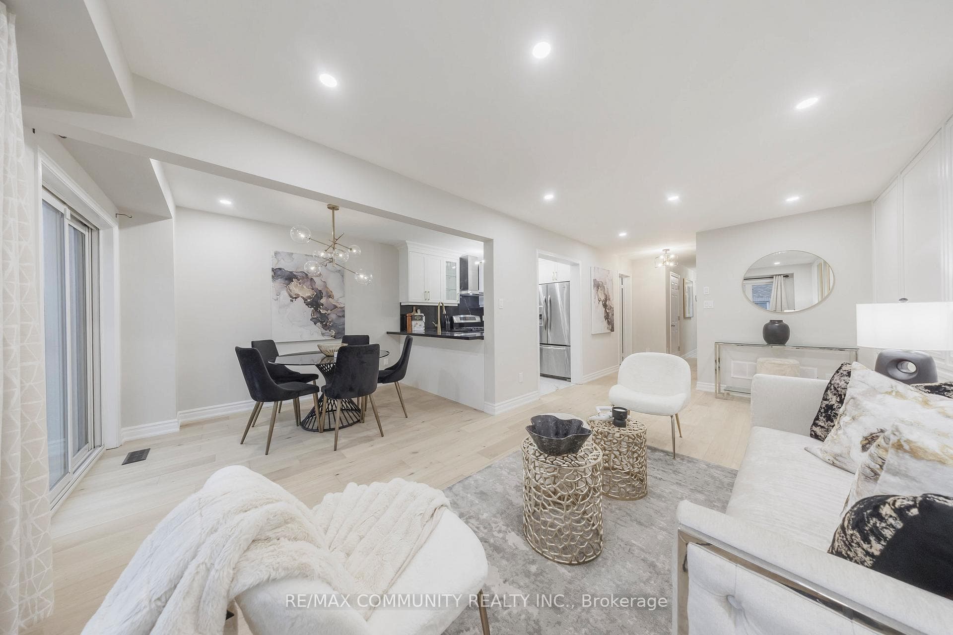 12 Tait Court photo 17
