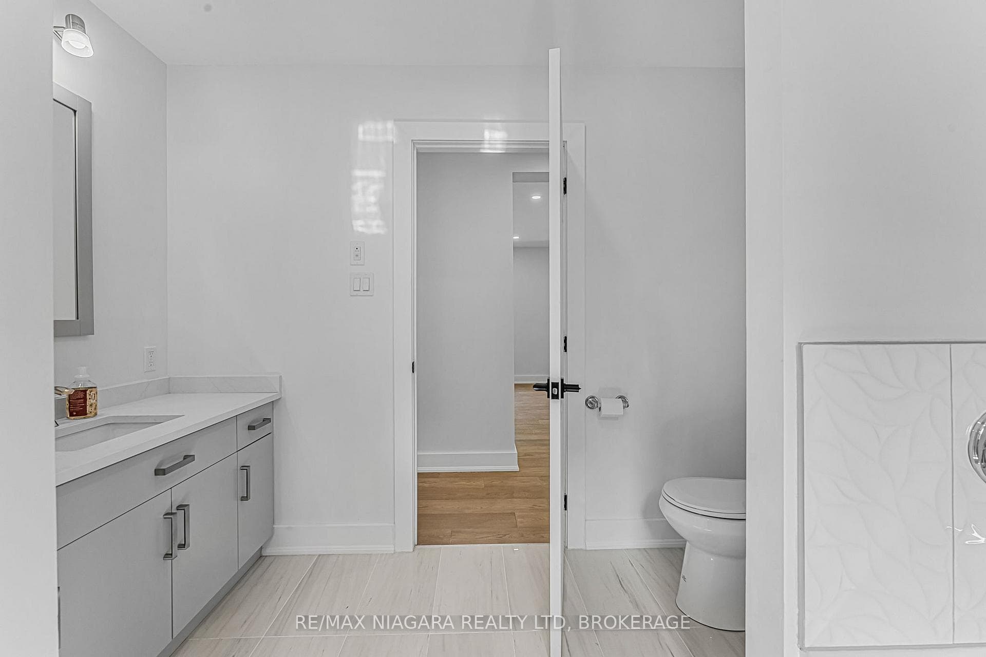 1018 Ridgewood Avenue photo 18