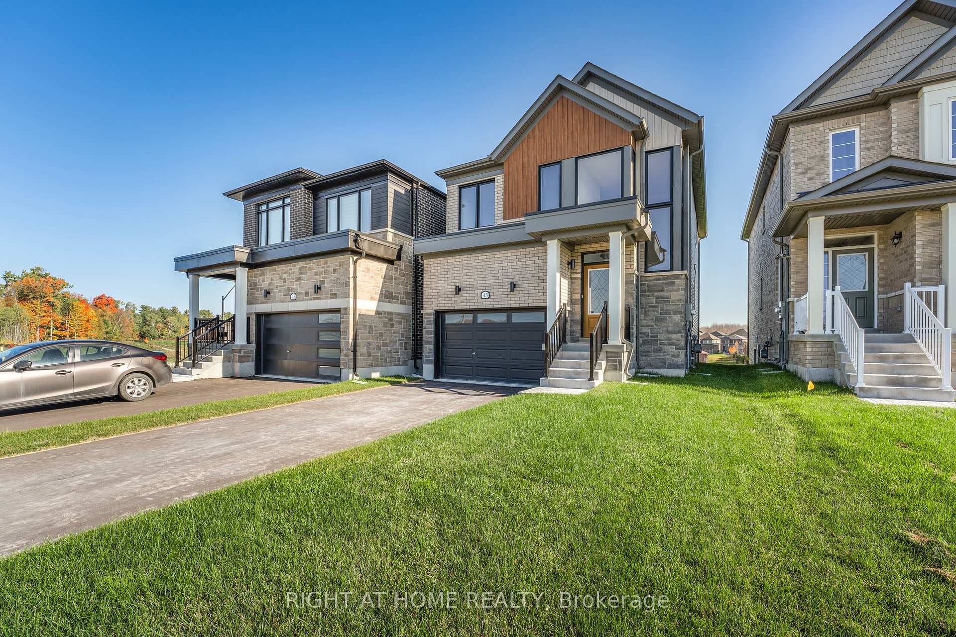 43 Federica Crescent photo 4