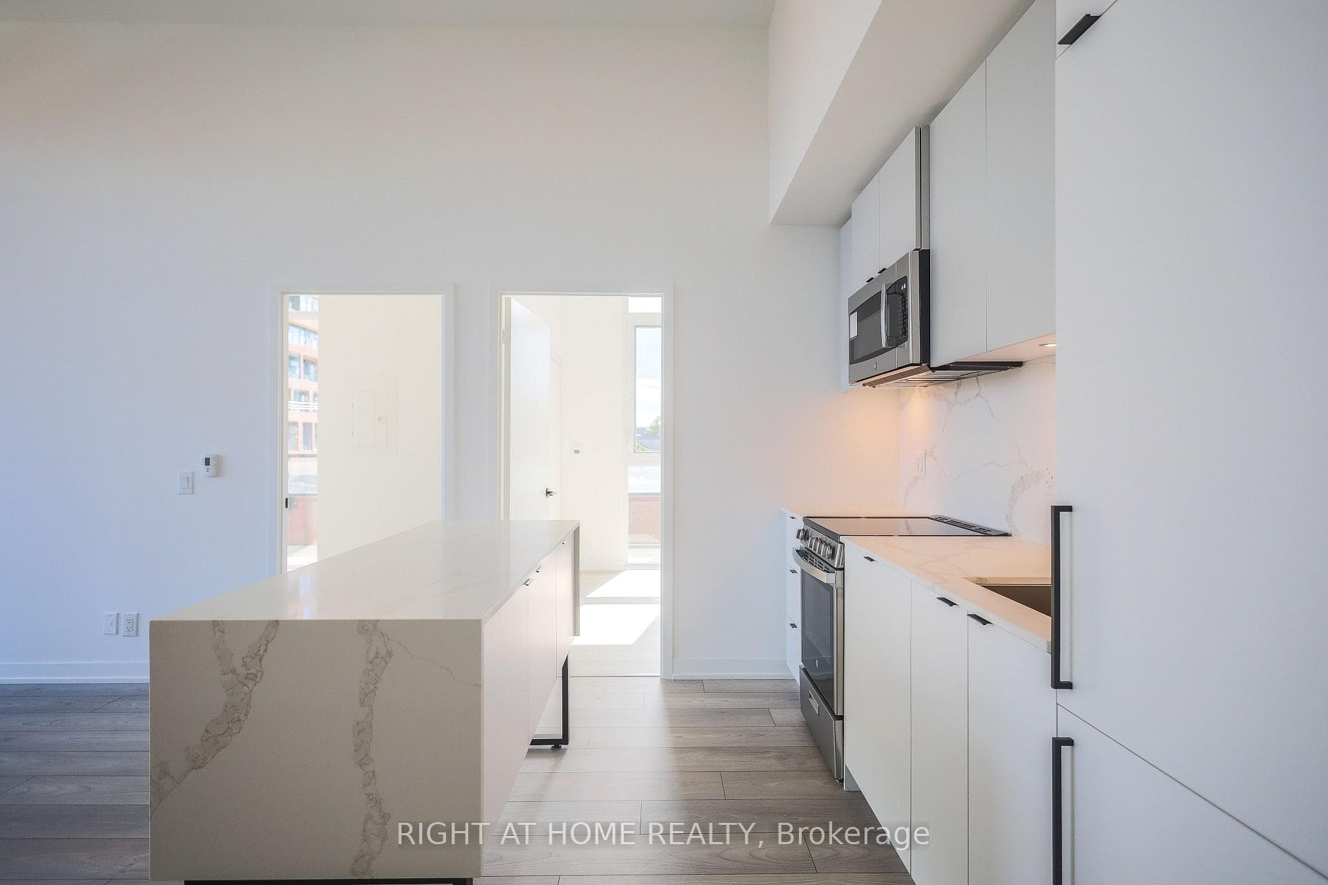 285 Dufferin Street Unit 220 photo 14