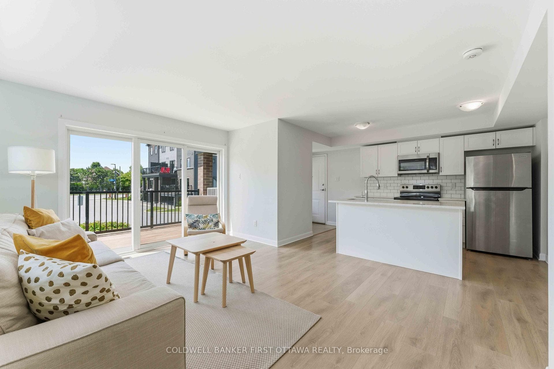 415 Eldorado Private Unit A photo 9