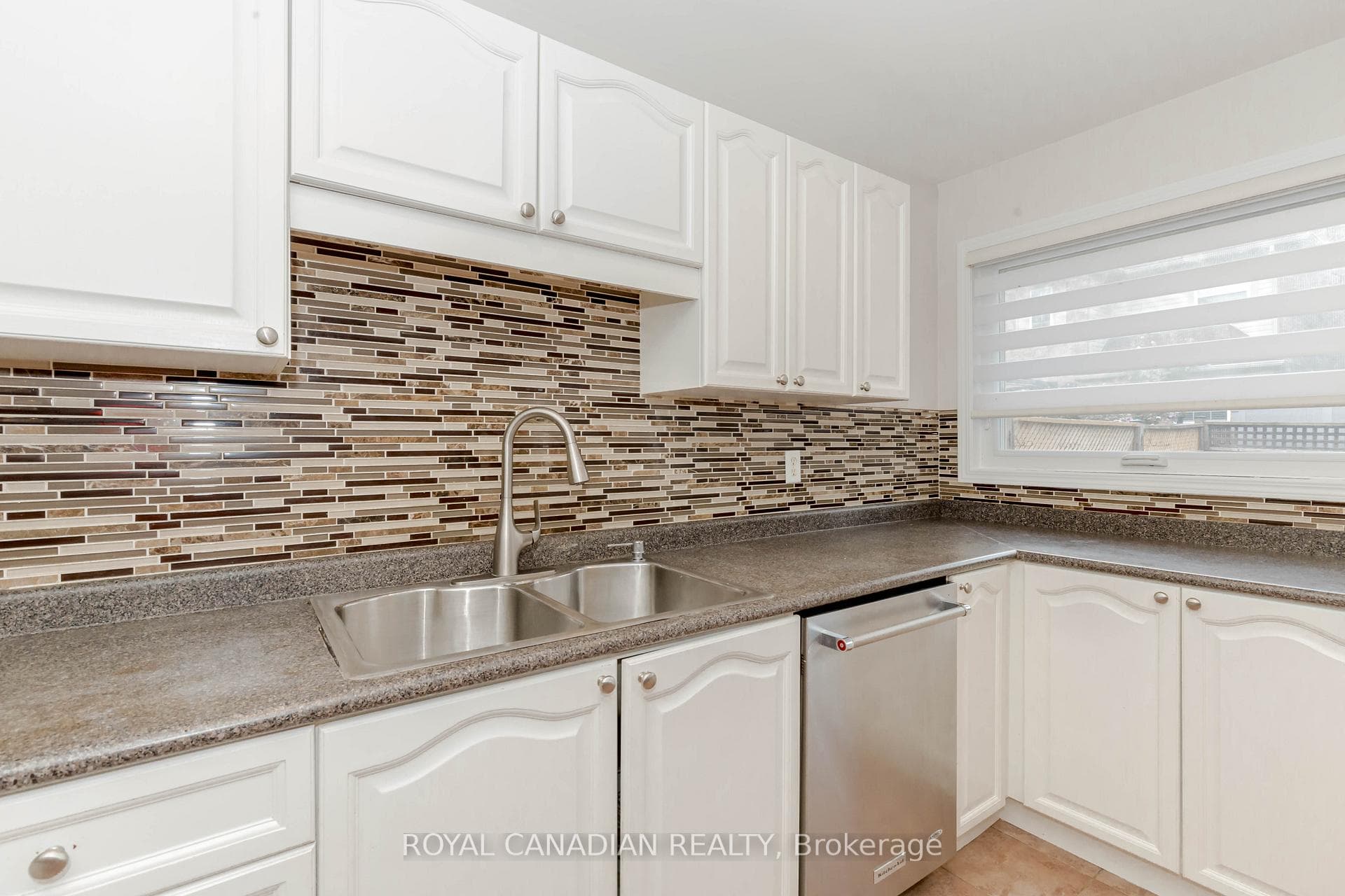 2543 Nettlecreek Crescent photo 13