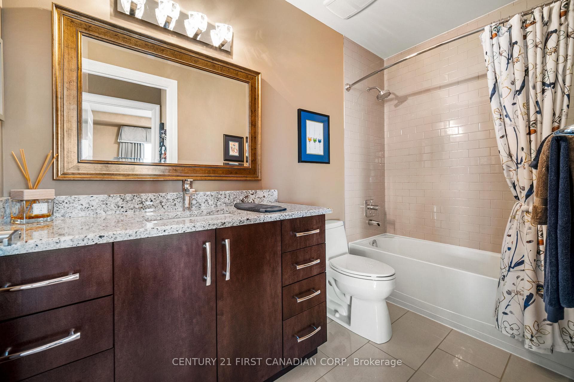 240 Villagewalk Boulevard Unit 1306 photo 25