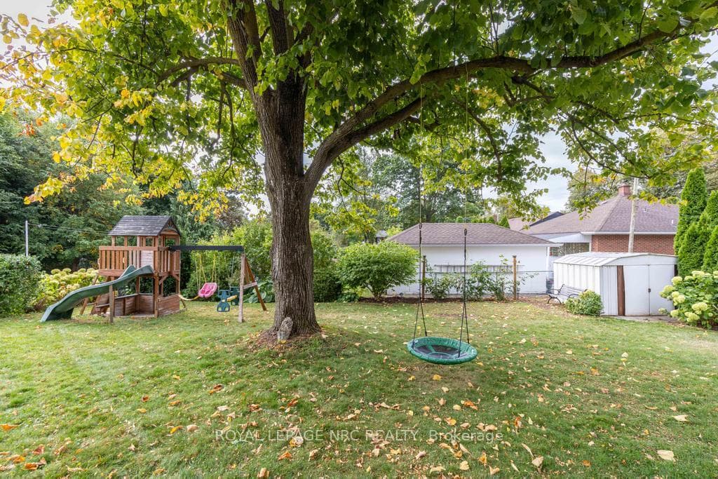 6486 Mcmicking Street photo 32