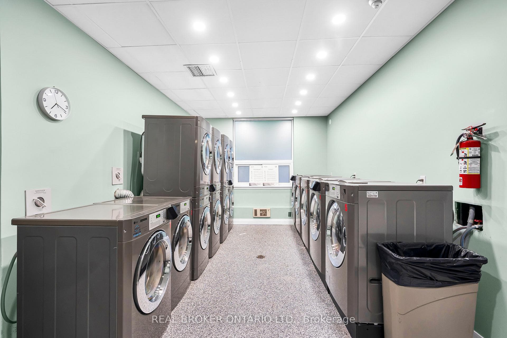 110 Forward Avenue Unit 209 photo 39